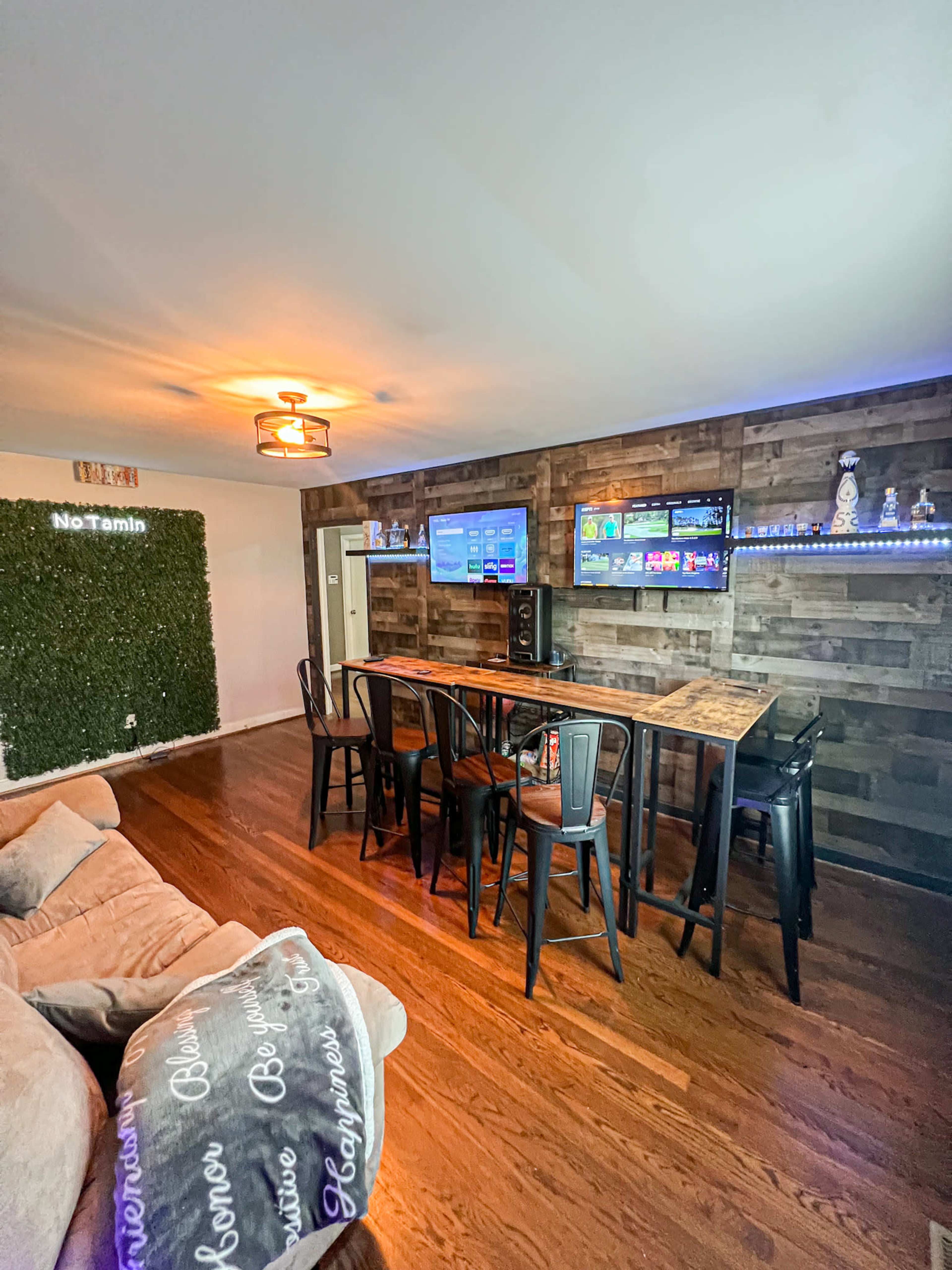 Private Recording Studio Image in Hills Park, Atlanta, GA