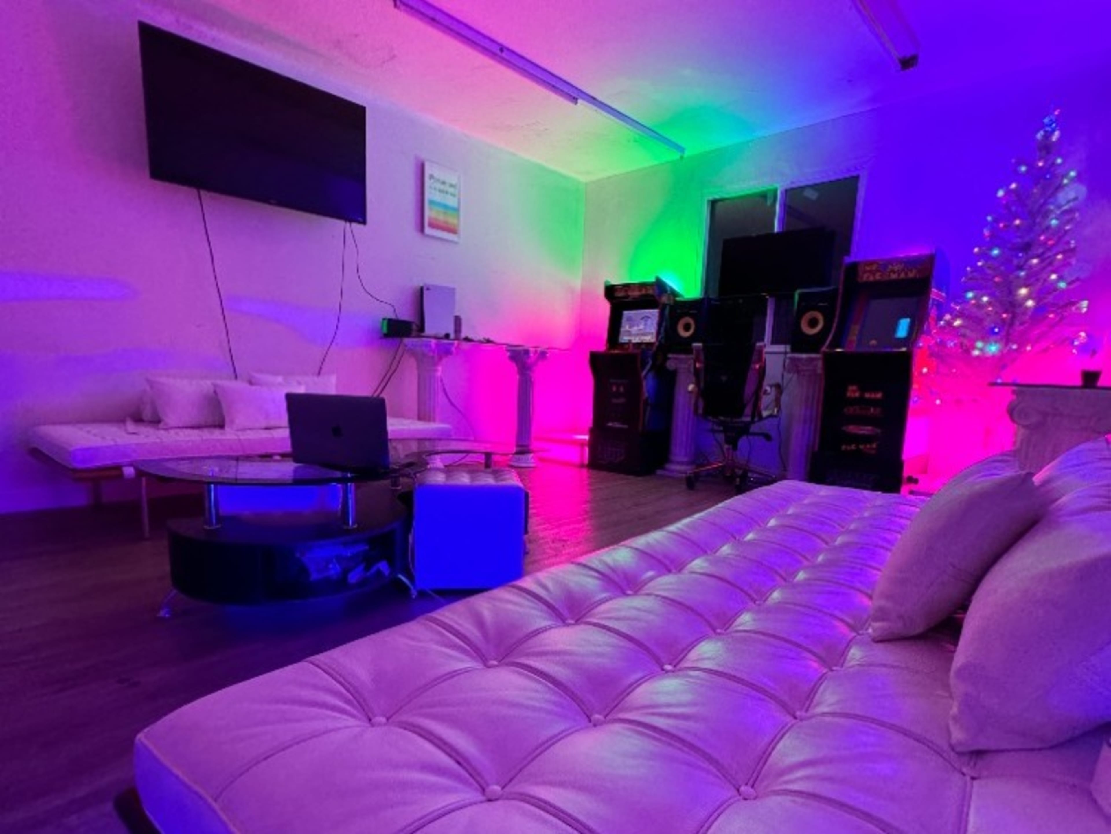 VIP Room (Large)