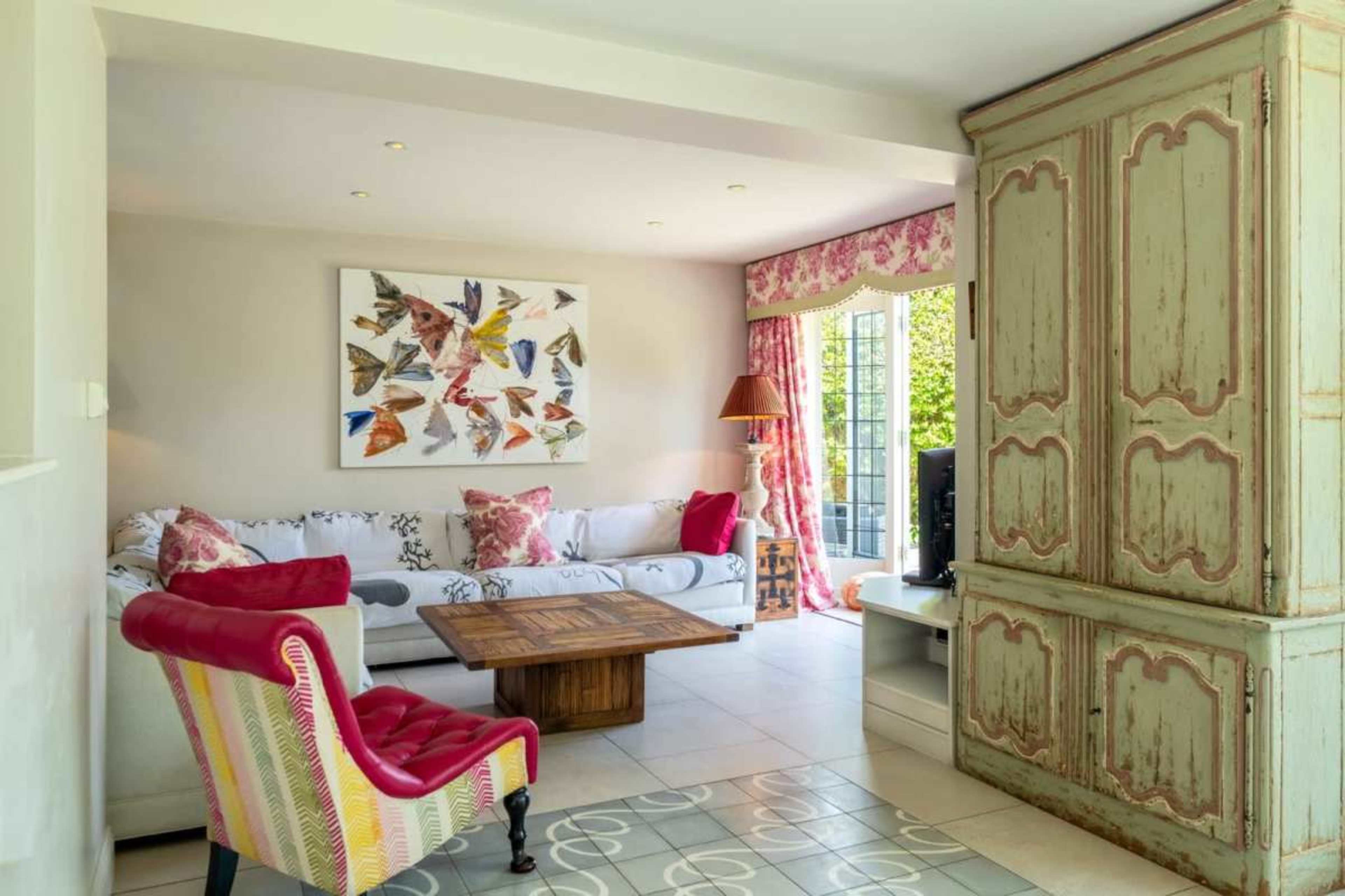 Large bright space with a country View Image in Sunninghill and Ascot, Sunningdale, ENG