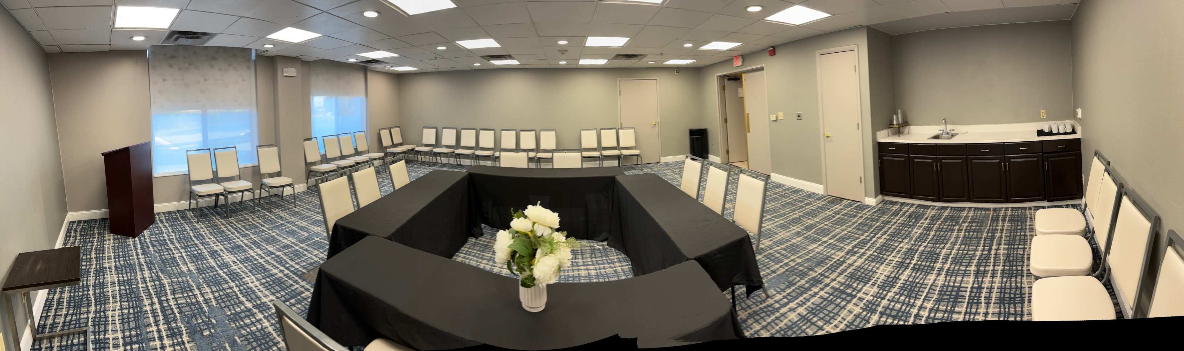 Holiday Inn Belcamp Meeting Room Image in Belcamp, BELCAMP, MD