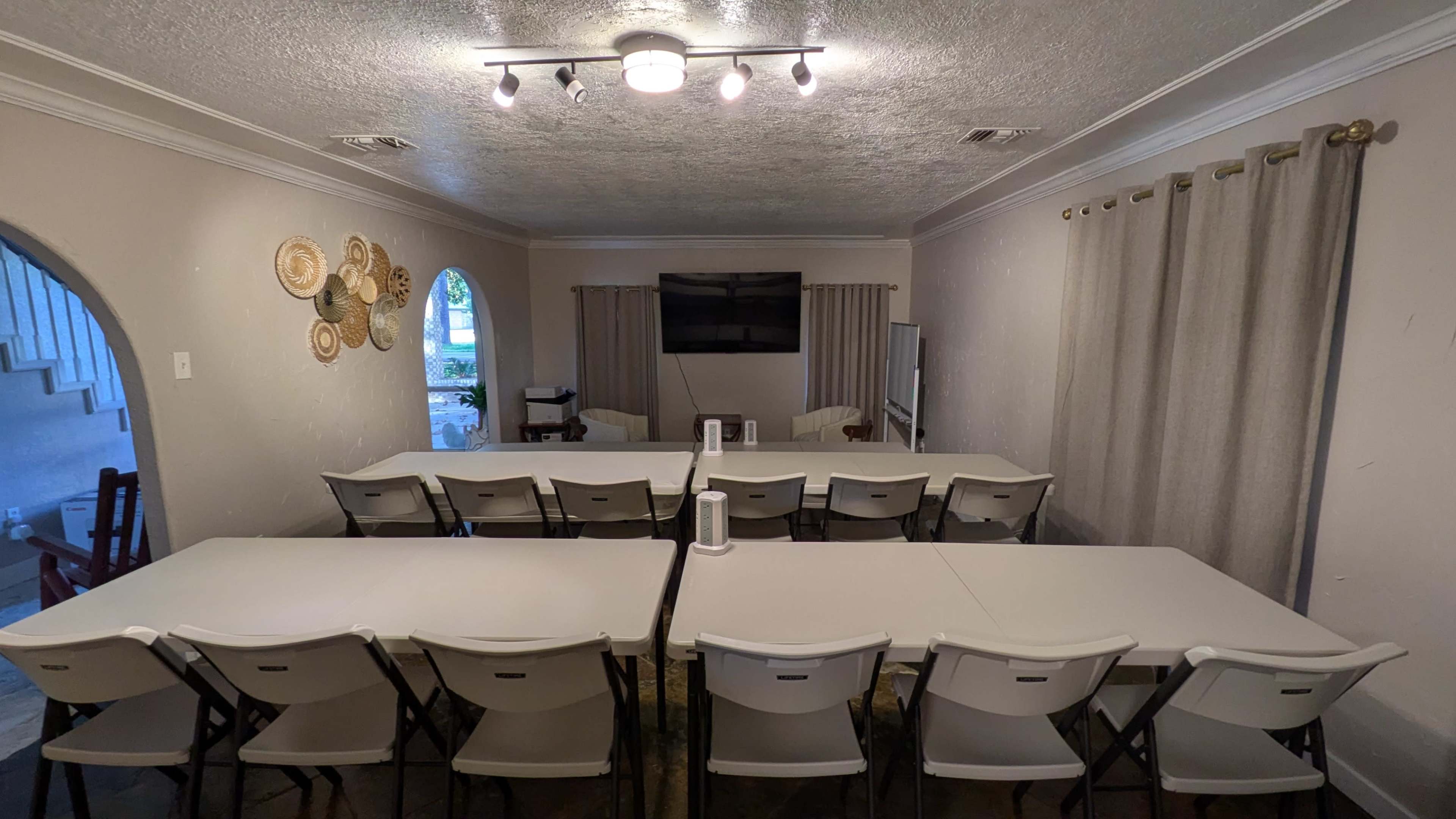 Tropical Oasis Pool and Spa Image in , Conroe, TX