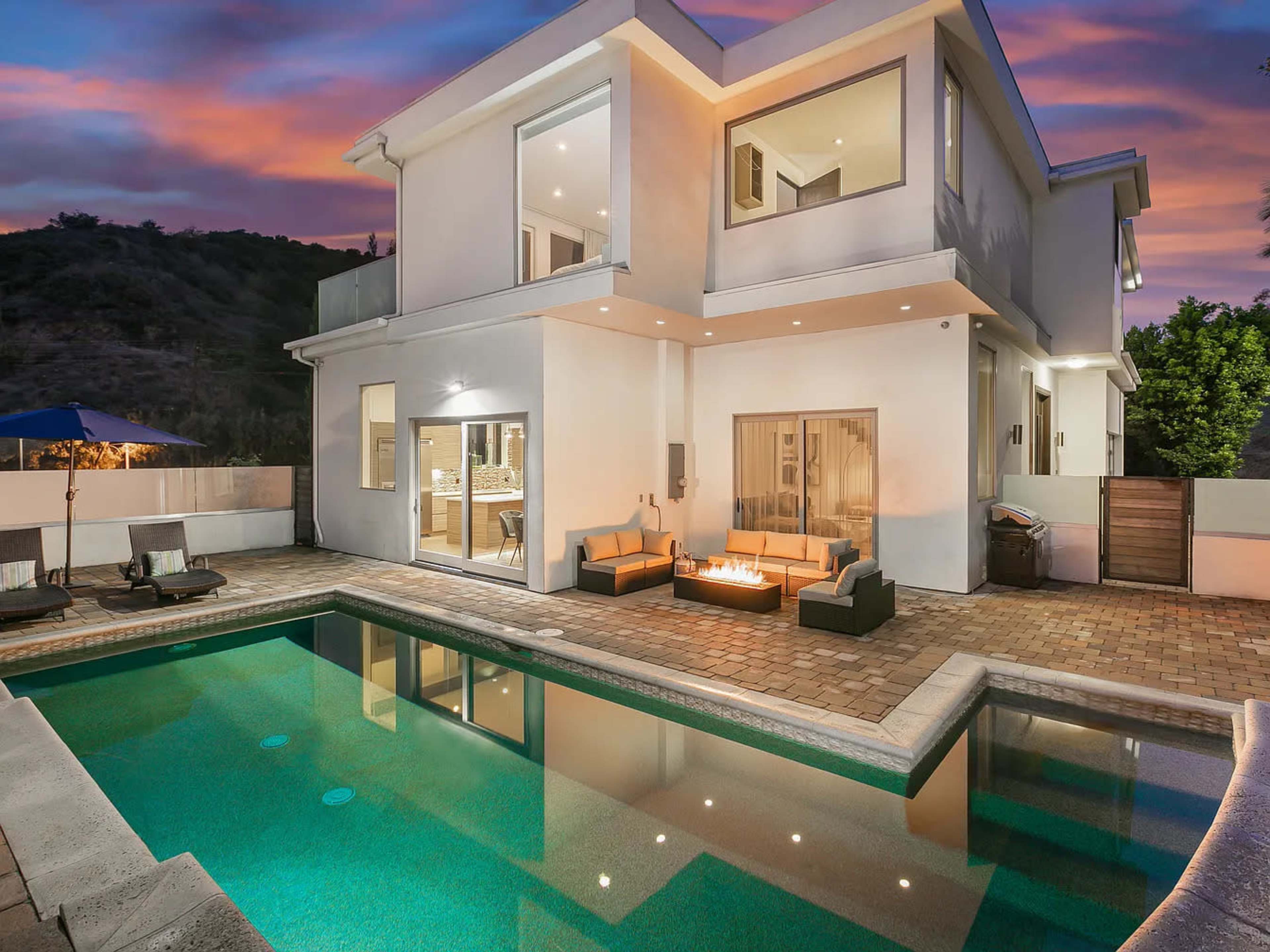 Hollywood Hills Photoshoot & Video House — Multiple Looks, Pool, Staged Rooms Image in Central LA, Los Angeles, CA