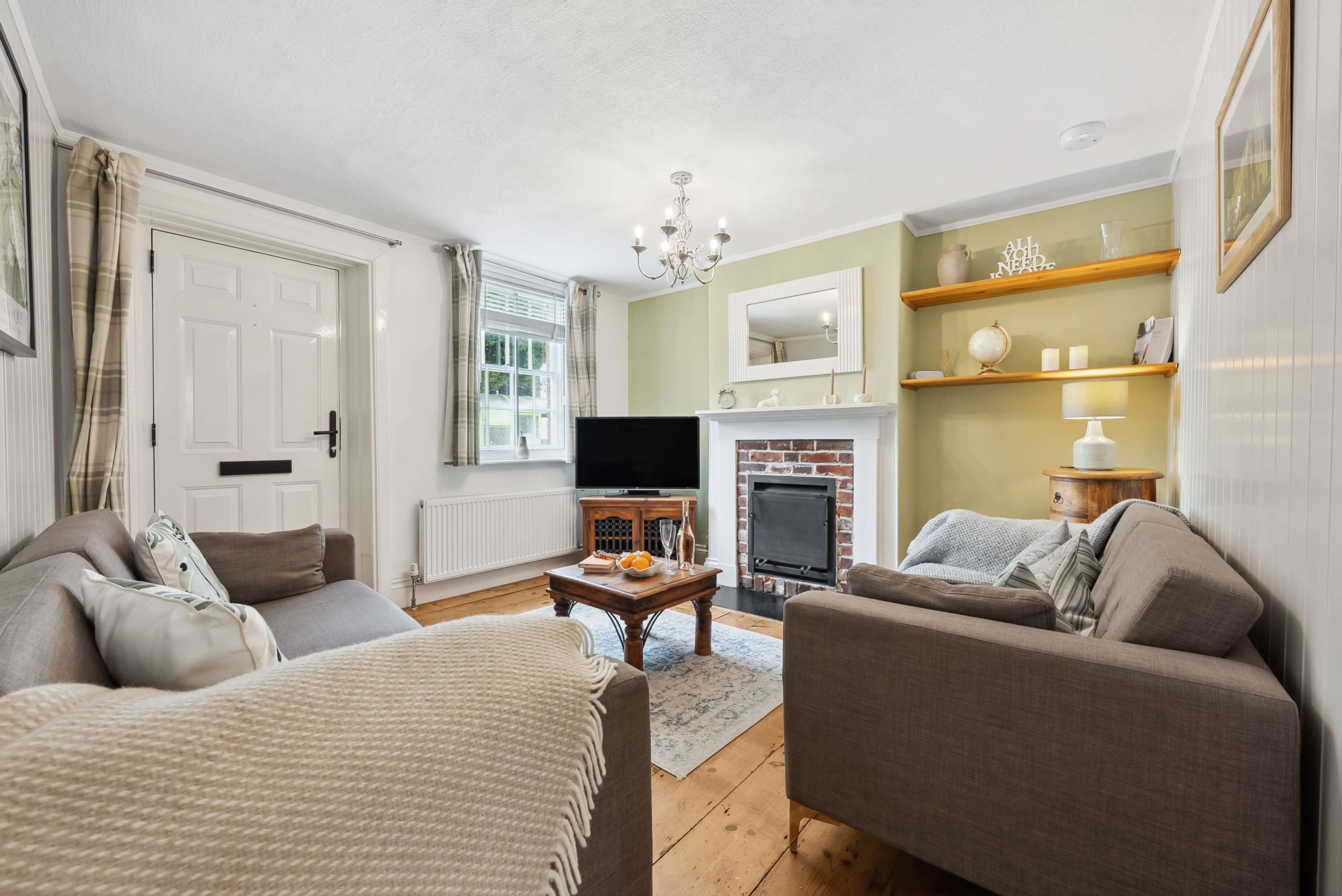 2-BR Cosy Home w/ Garden - Westgate Cottage Image in Winchester, Winchester, ENG