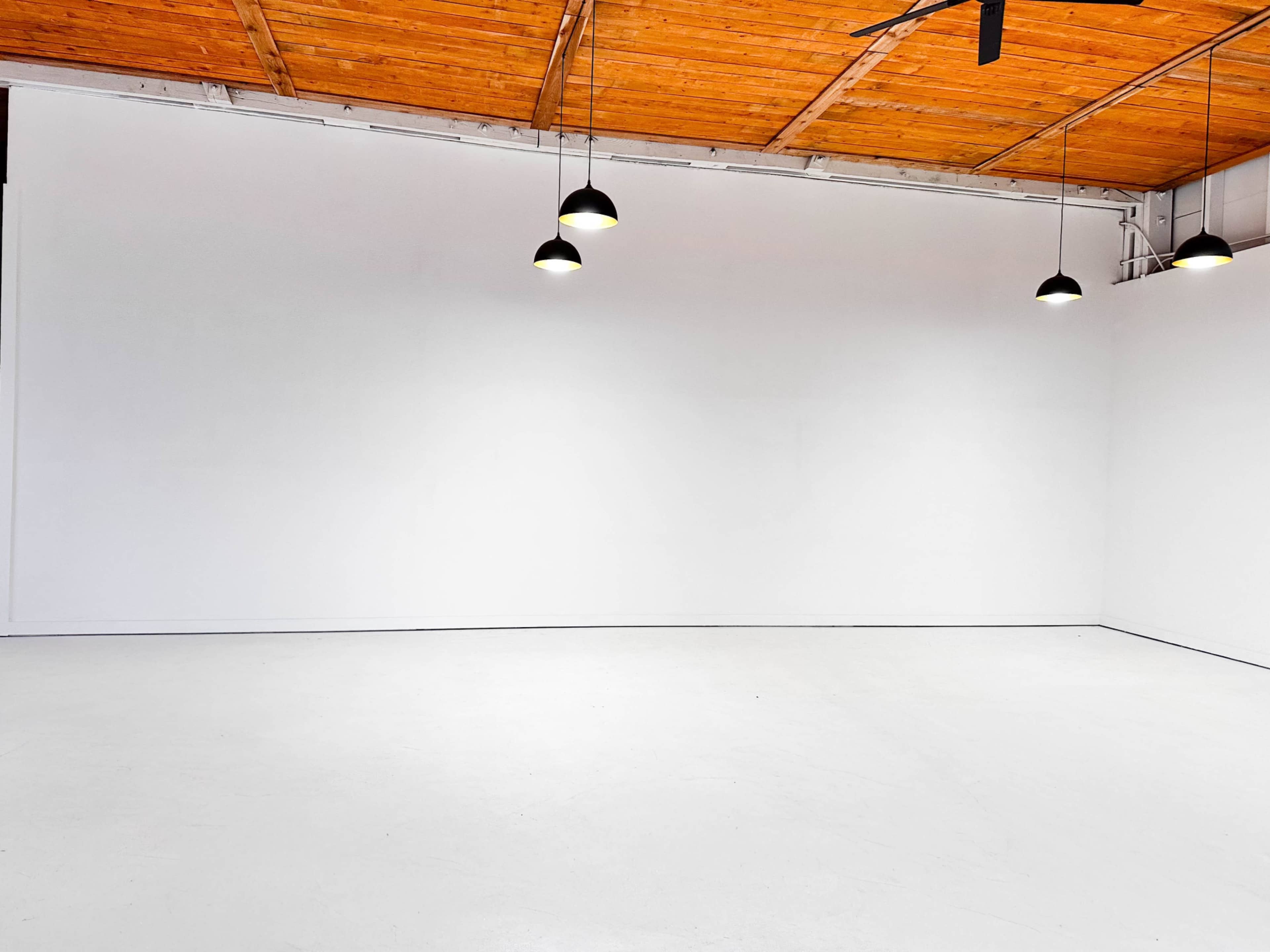 PRIVATE STUDIO WITH LOTS OF NATURAL LIGHT Image in Corvallis, Corvallis, OR