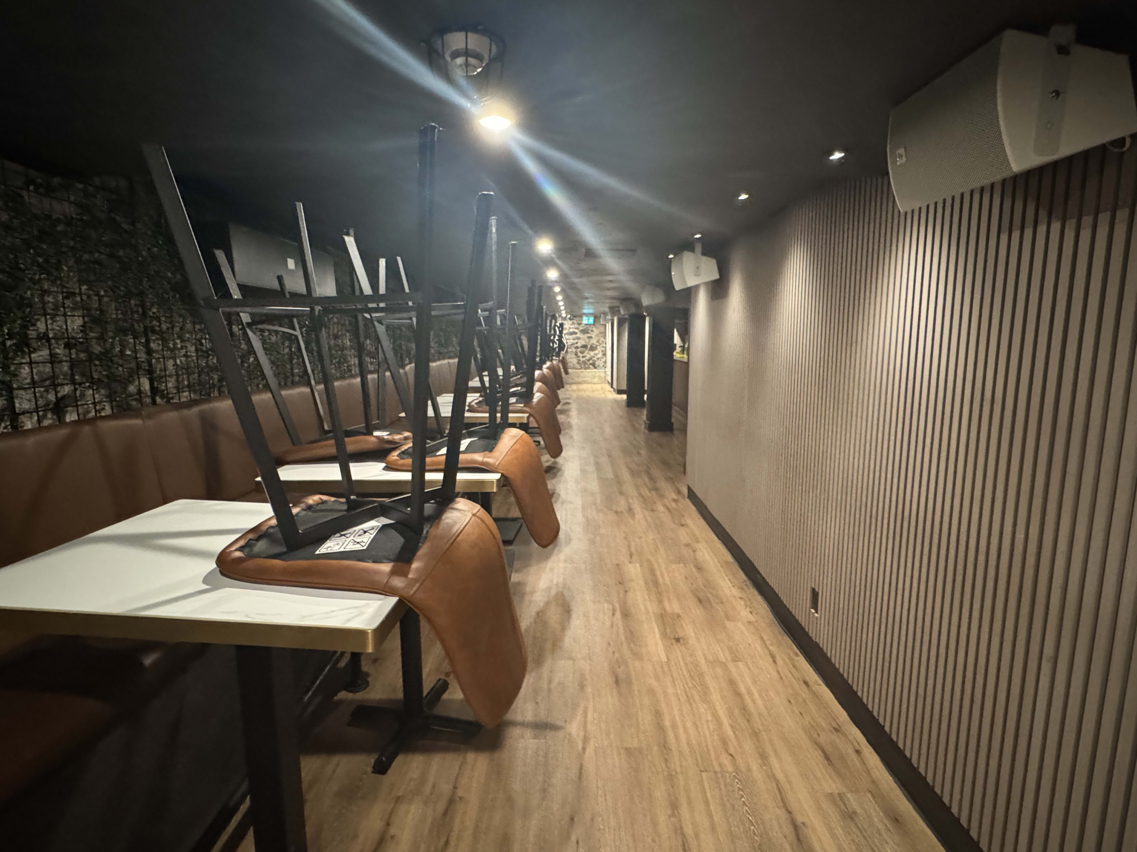 Modern Restaurant & Nightclub Image in Barrie, Barrie, ON
