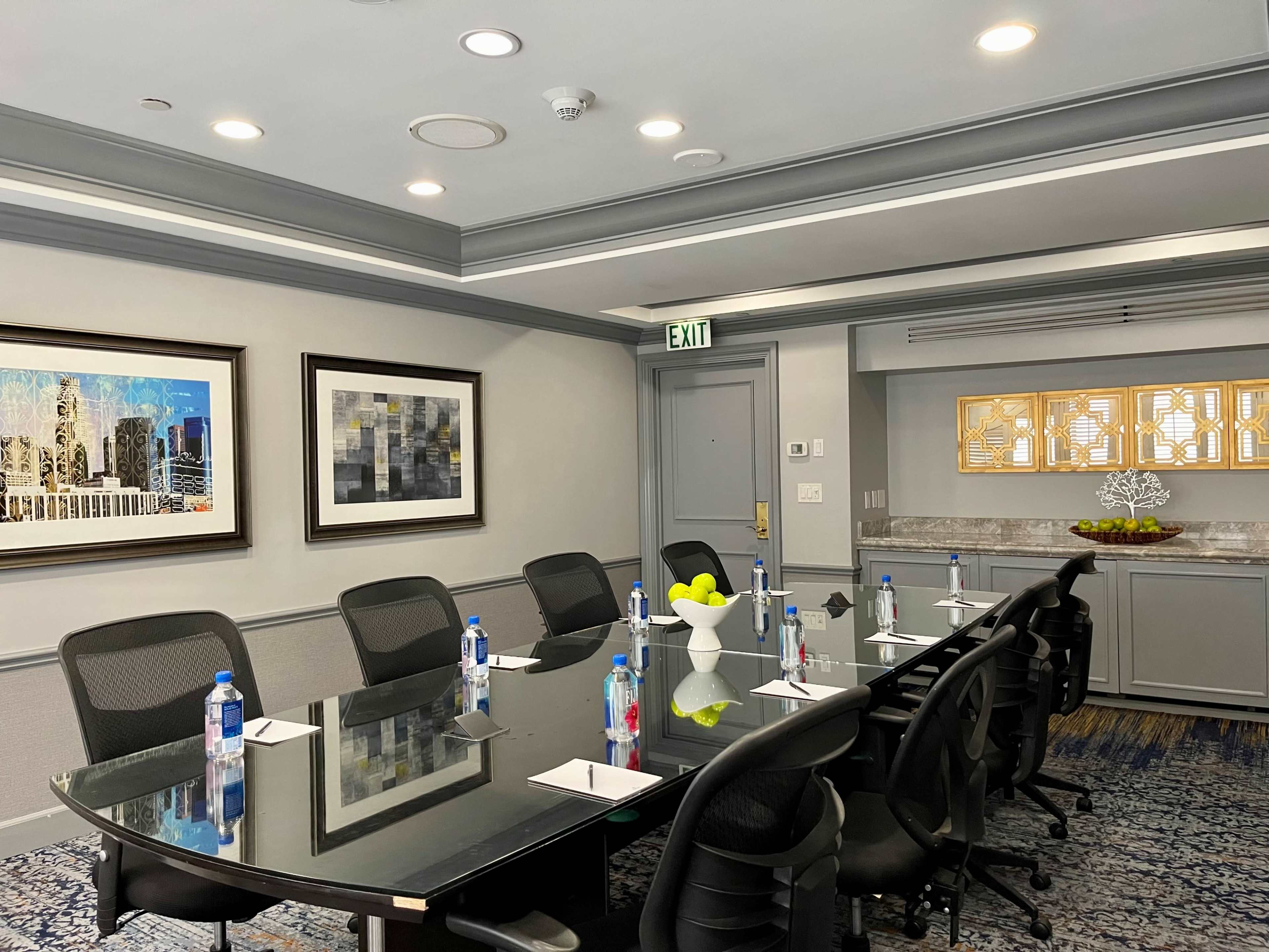 Boardroom and Salon Image in Central LA, Los Angeles, CA