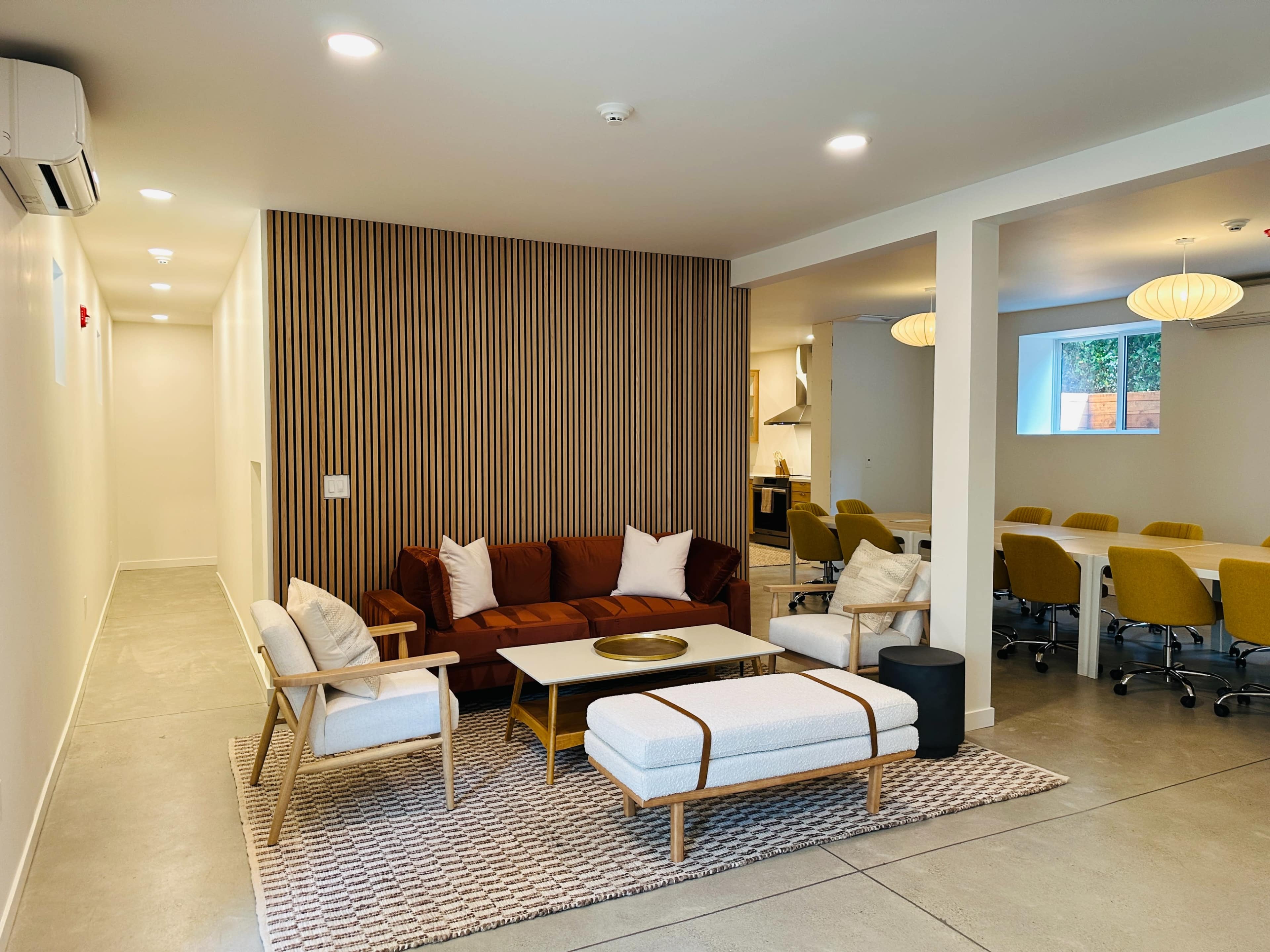 Contemporary Upper Queen Anne Meeting Space Image in East Queen Anne, Seattle, WA