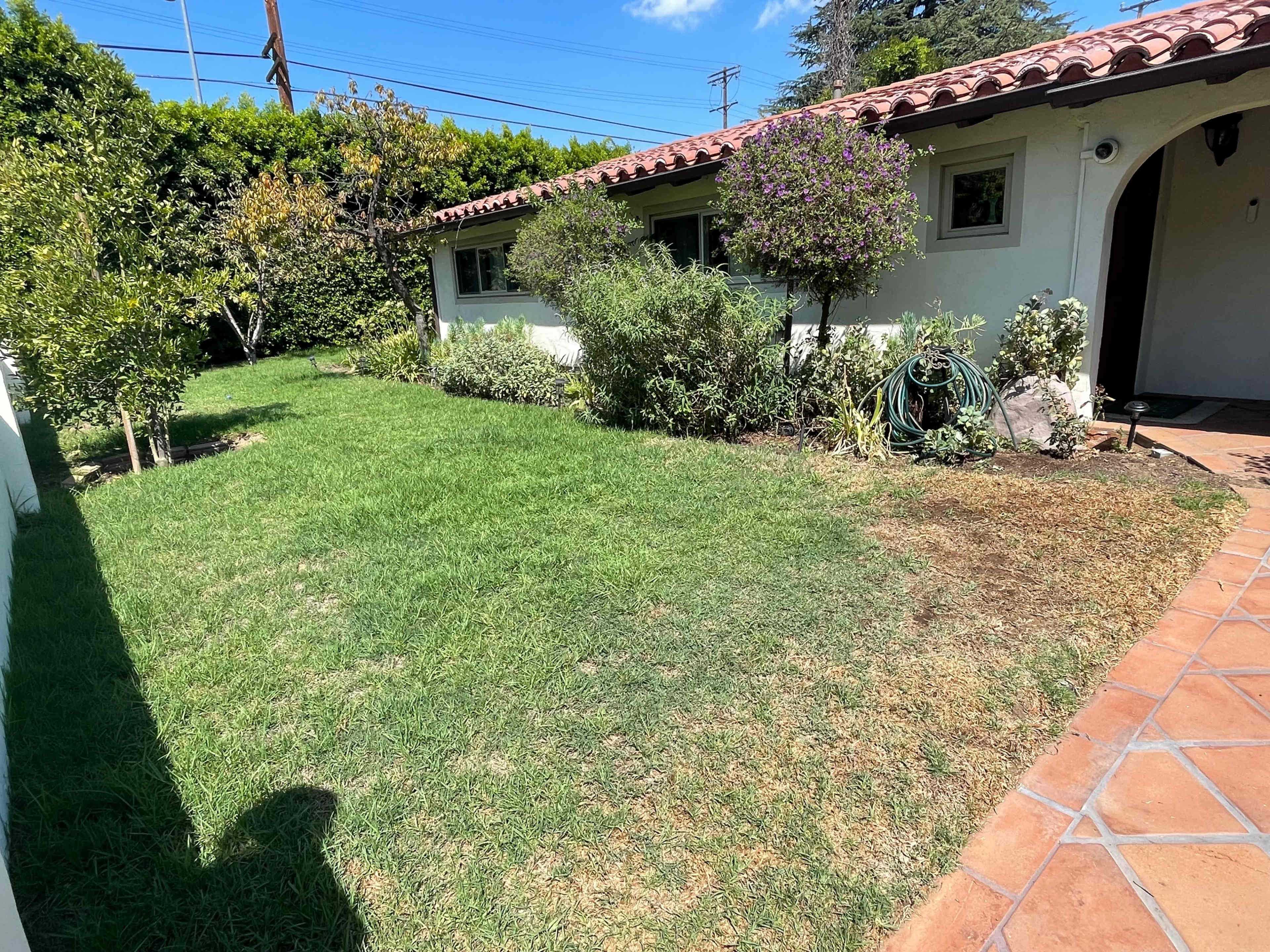 Mediterranean in the Valley with high ceilings Image in Valley Glen, Valley Glen, CA