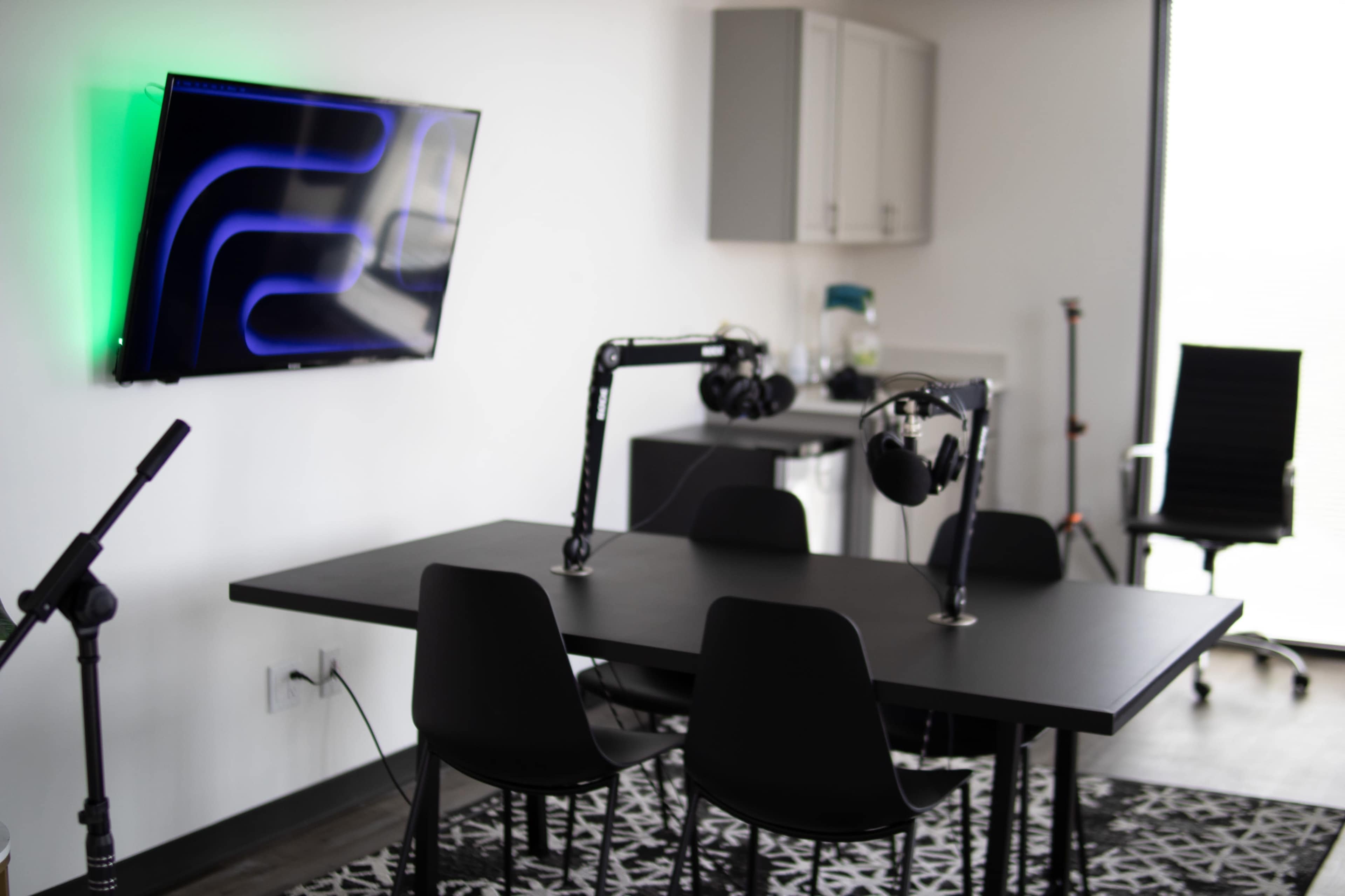 Modern Podcast & Content Studio w/ Pro Equipment in Houston Image in Braeburn, Houston, TX