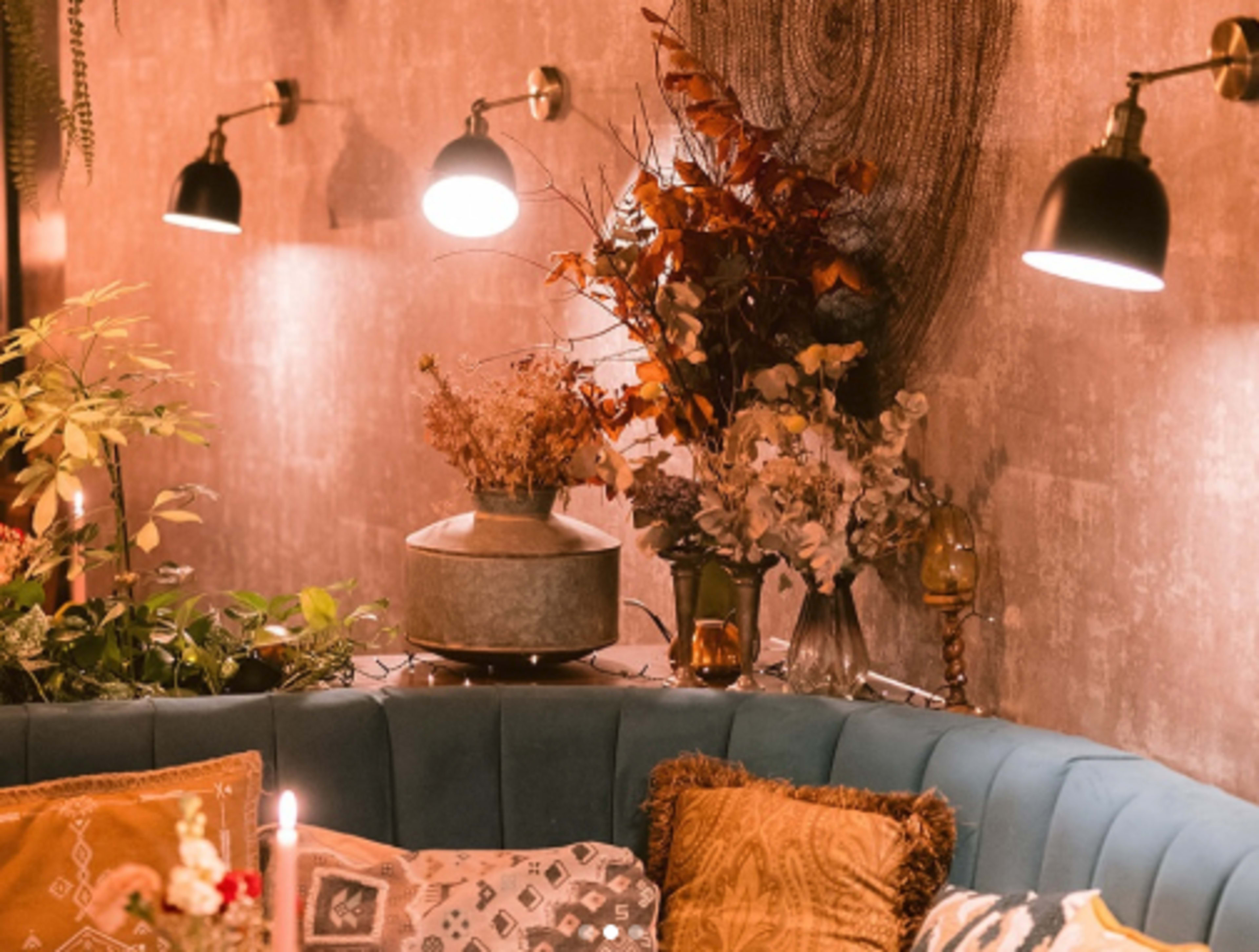 Cosy cafe and cocktail bar Image in Barnes, London, ENG