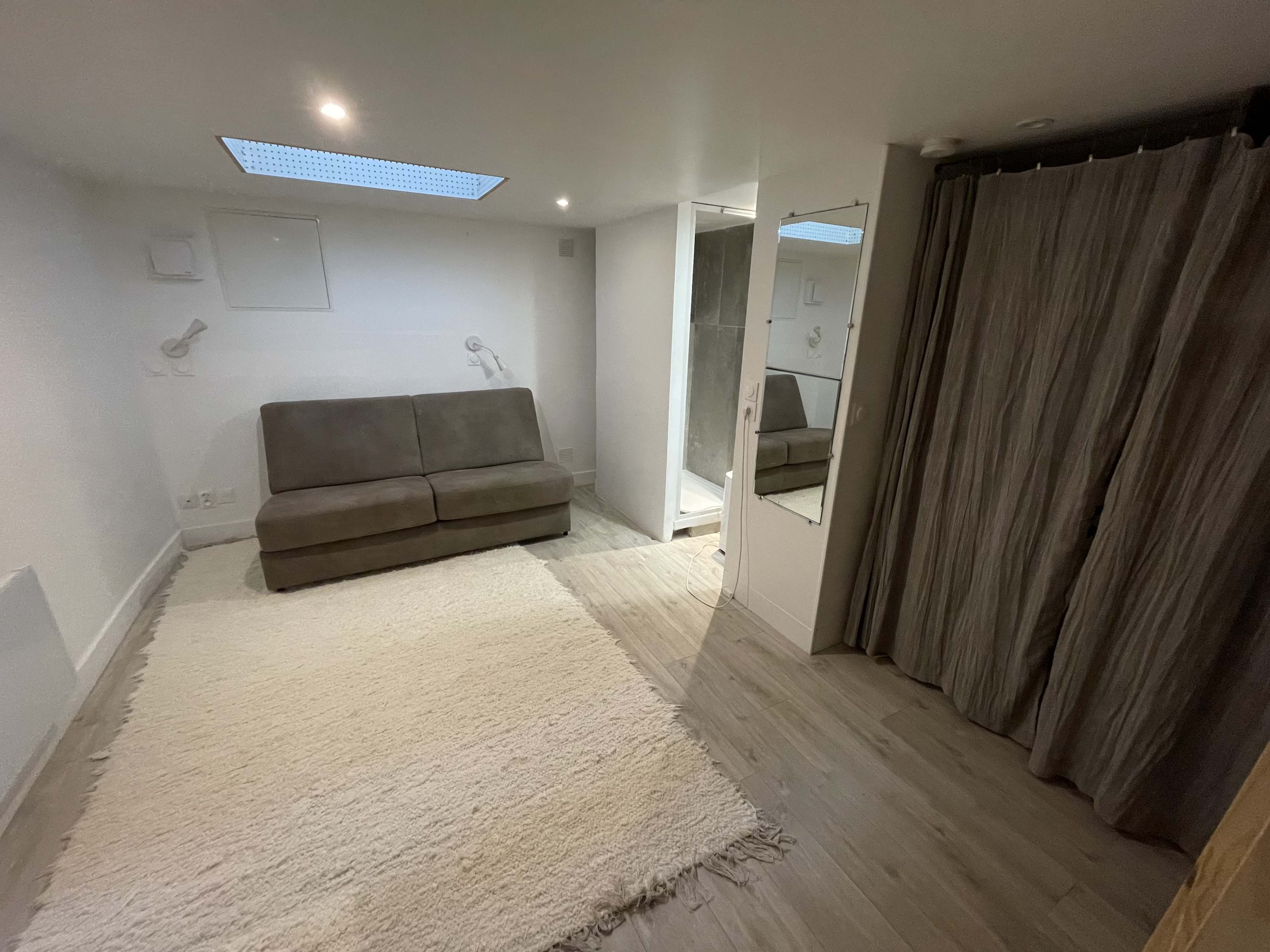 Bright, Charming, Flexible Atelier Space Image in Charonne, Paris