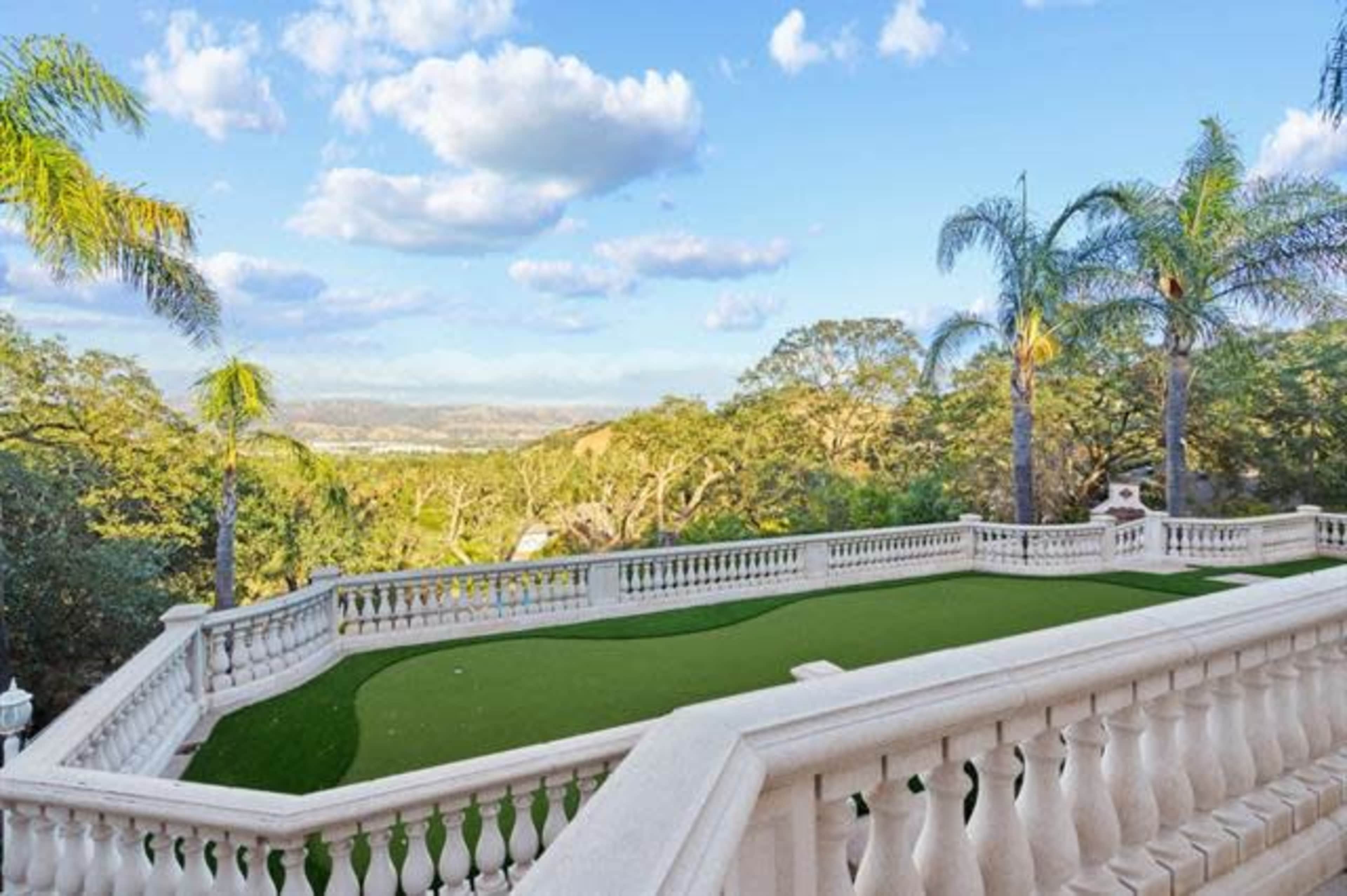 Luxury Hillside Estate retreat - Outdoor oasis with breathtaking views of the rolling hills and city skyline Image in Morgan Hill, Morgan Hill, CA