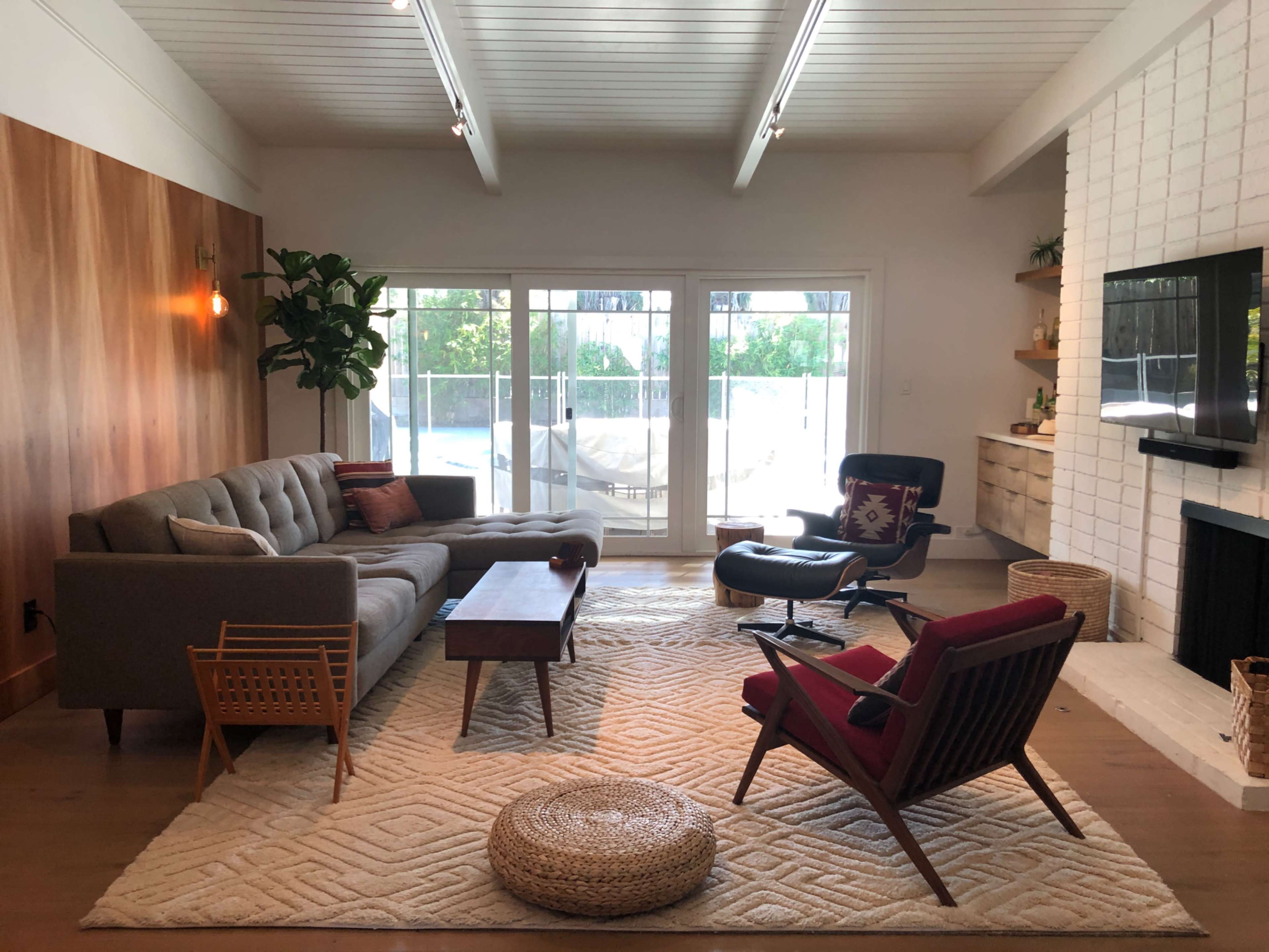 Mid Century Modern Escape Image in Woodland Hills, Woodland Hills, CA