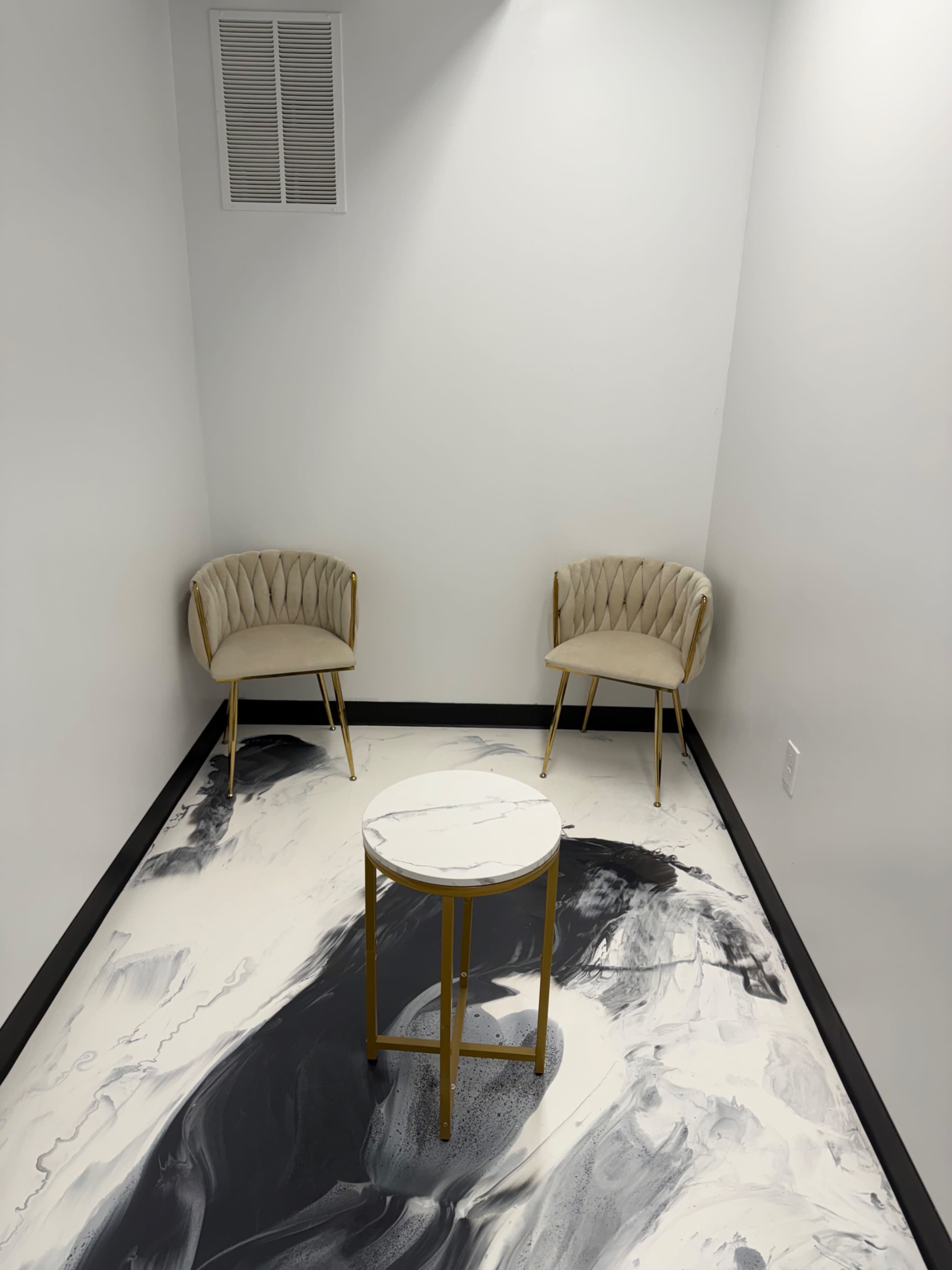 All White Canvas Image in Wethersfield, Wethersfield, CT