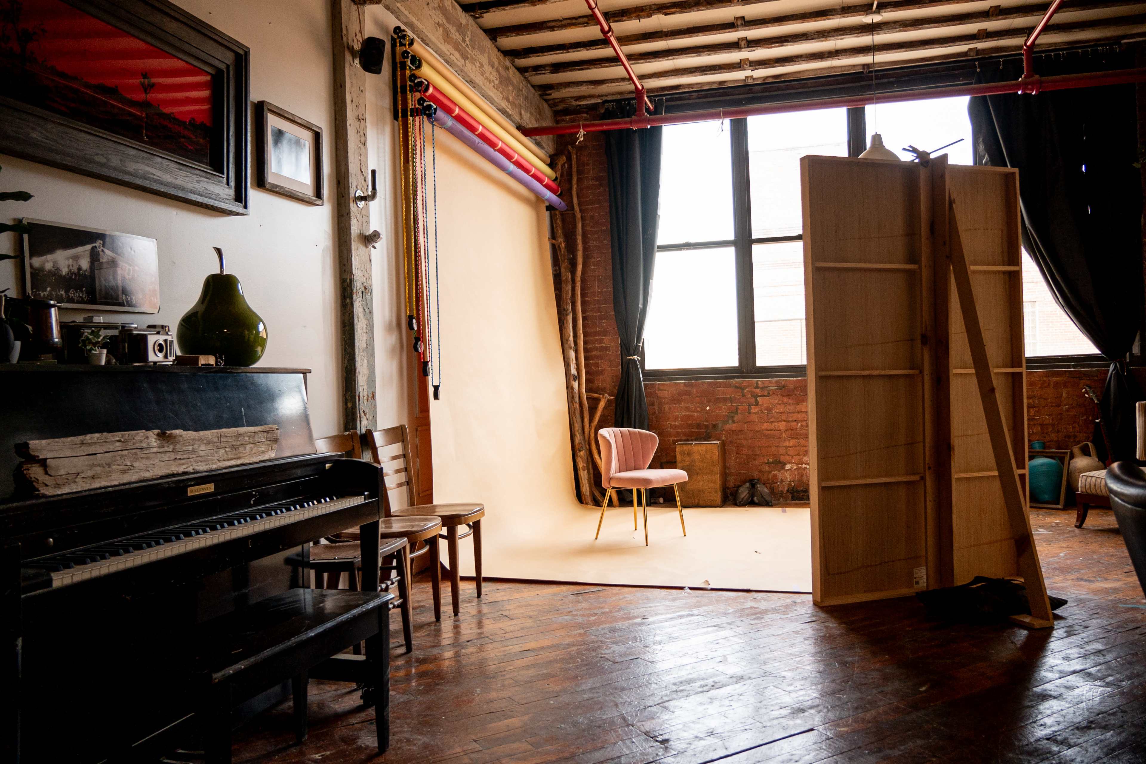 Industrial production loft : backdrops & furniture included Image in Sunset Park, Brooklyn, NY
