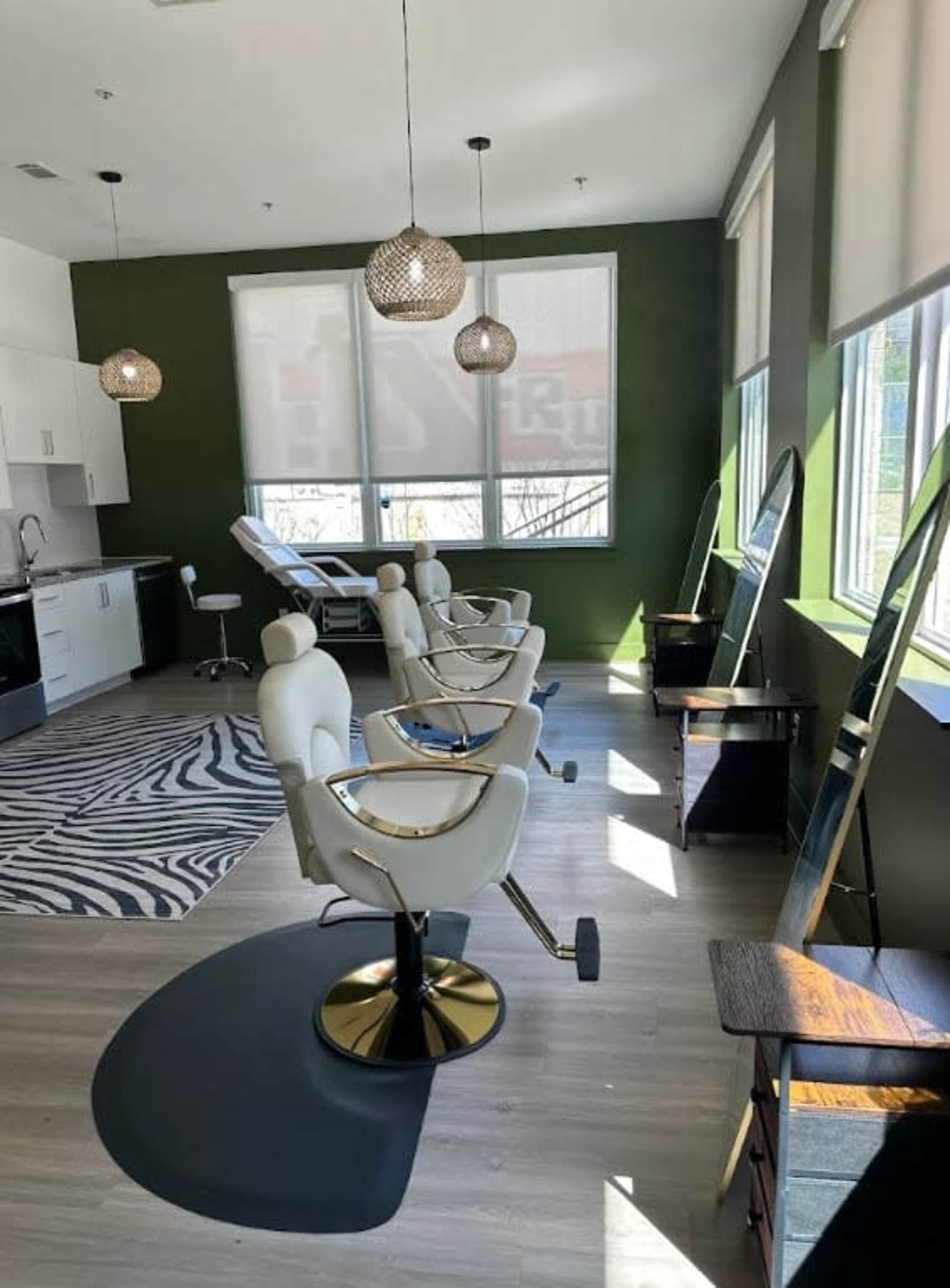 Chic Stylish Salon Space Image in Chosewood Park, Atlanta, GA
