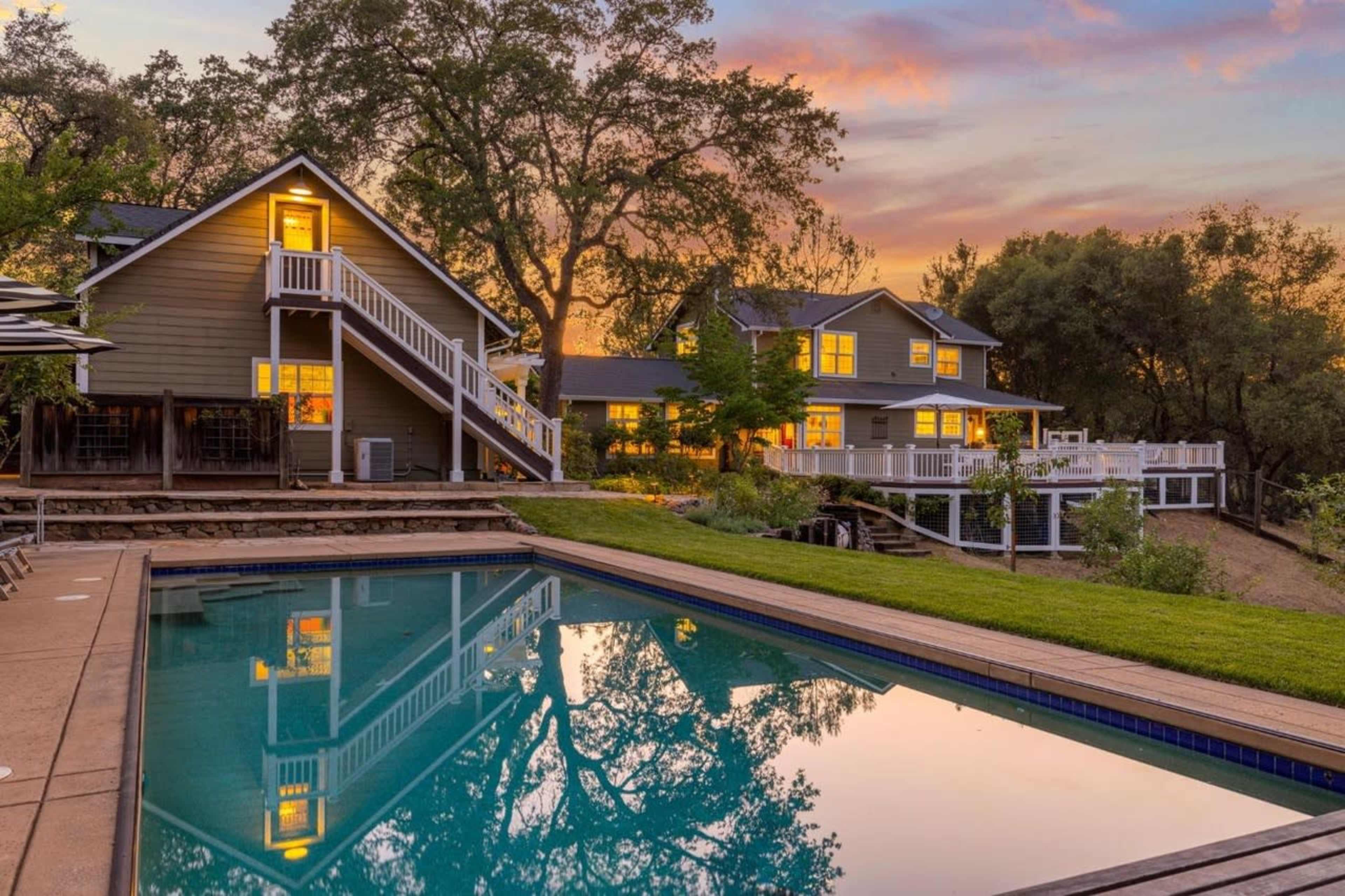 Luxe Poolside Oasis for Special Events Image in , Cool, CA