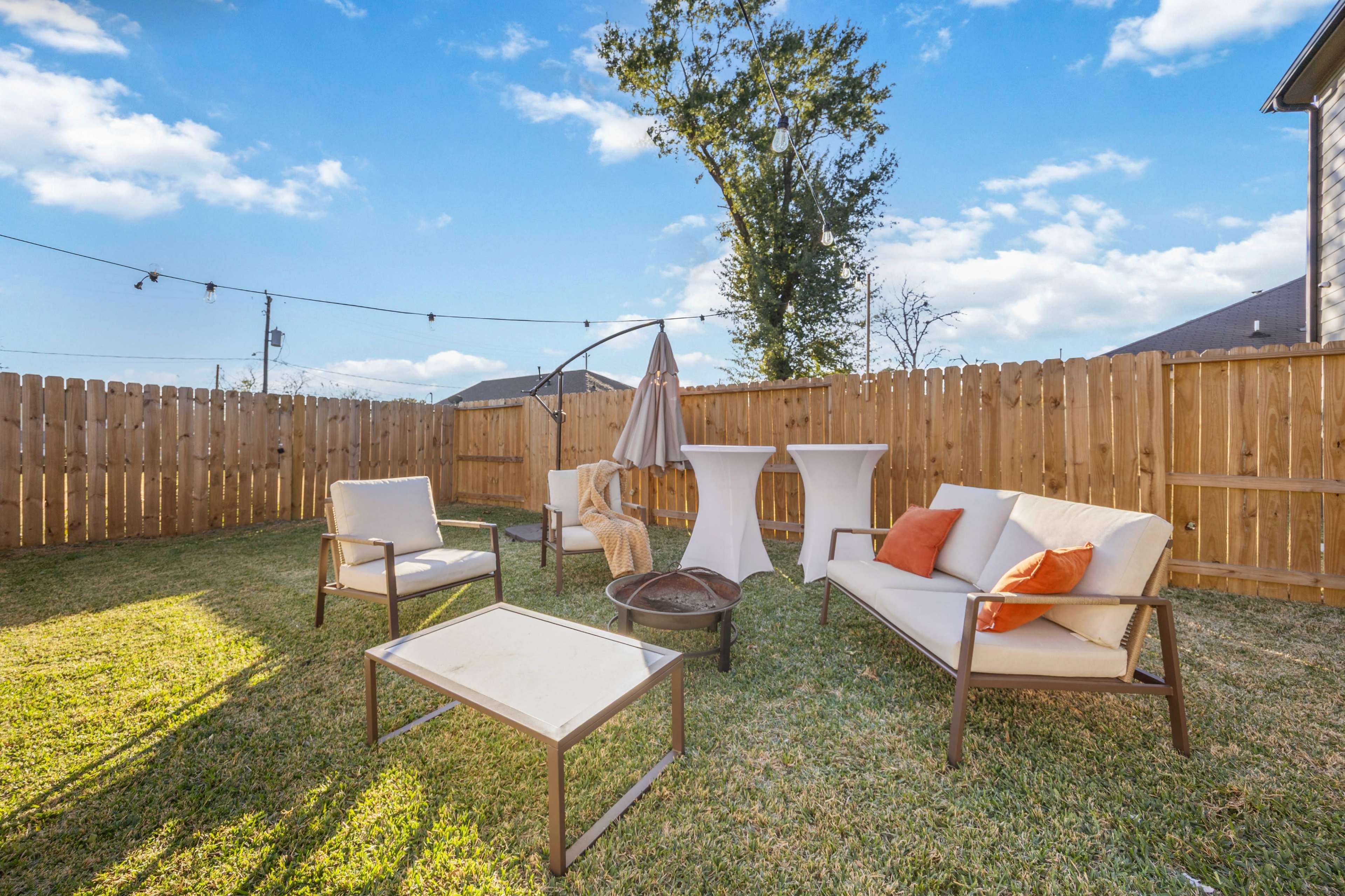 Fully Fenced Urban Upscale Backyard Romantic String light Space Image in Greater Fifth Ward, Houston, TX