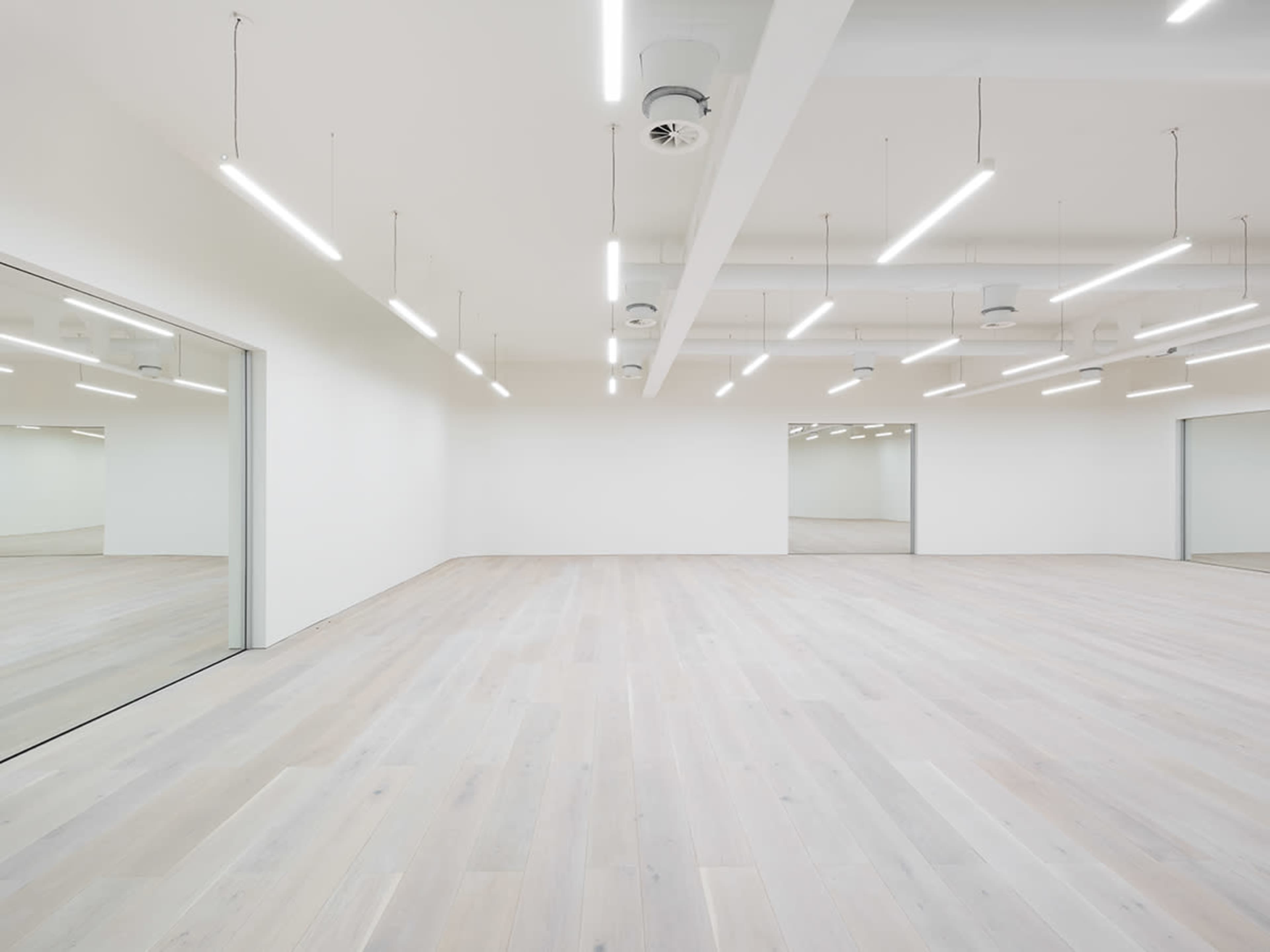 Modern versatile dance and film studio Image in Stratford, London, ENG