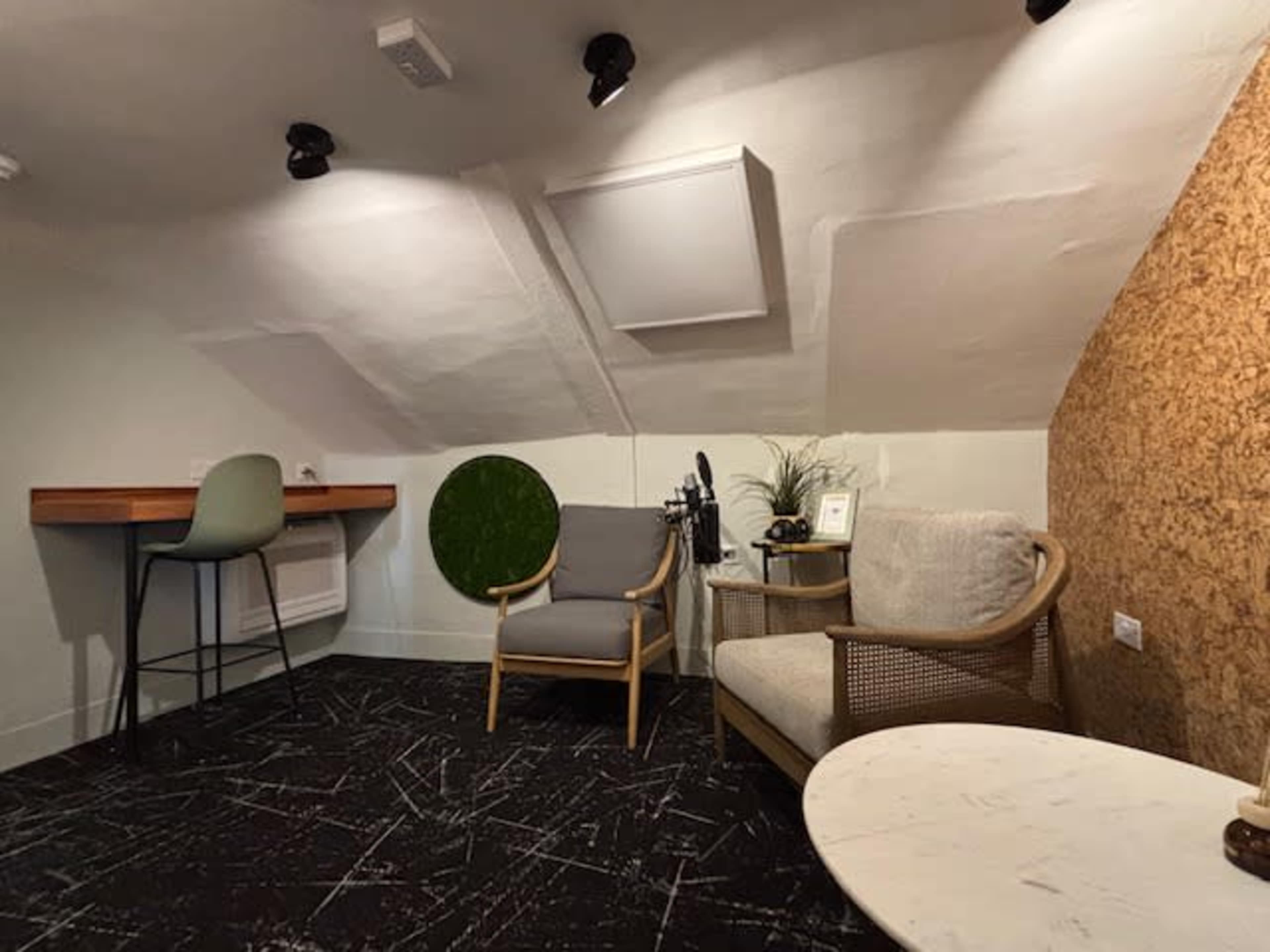 Rivers Lodge PodStation Image in Barnet, Harpenden, ENG