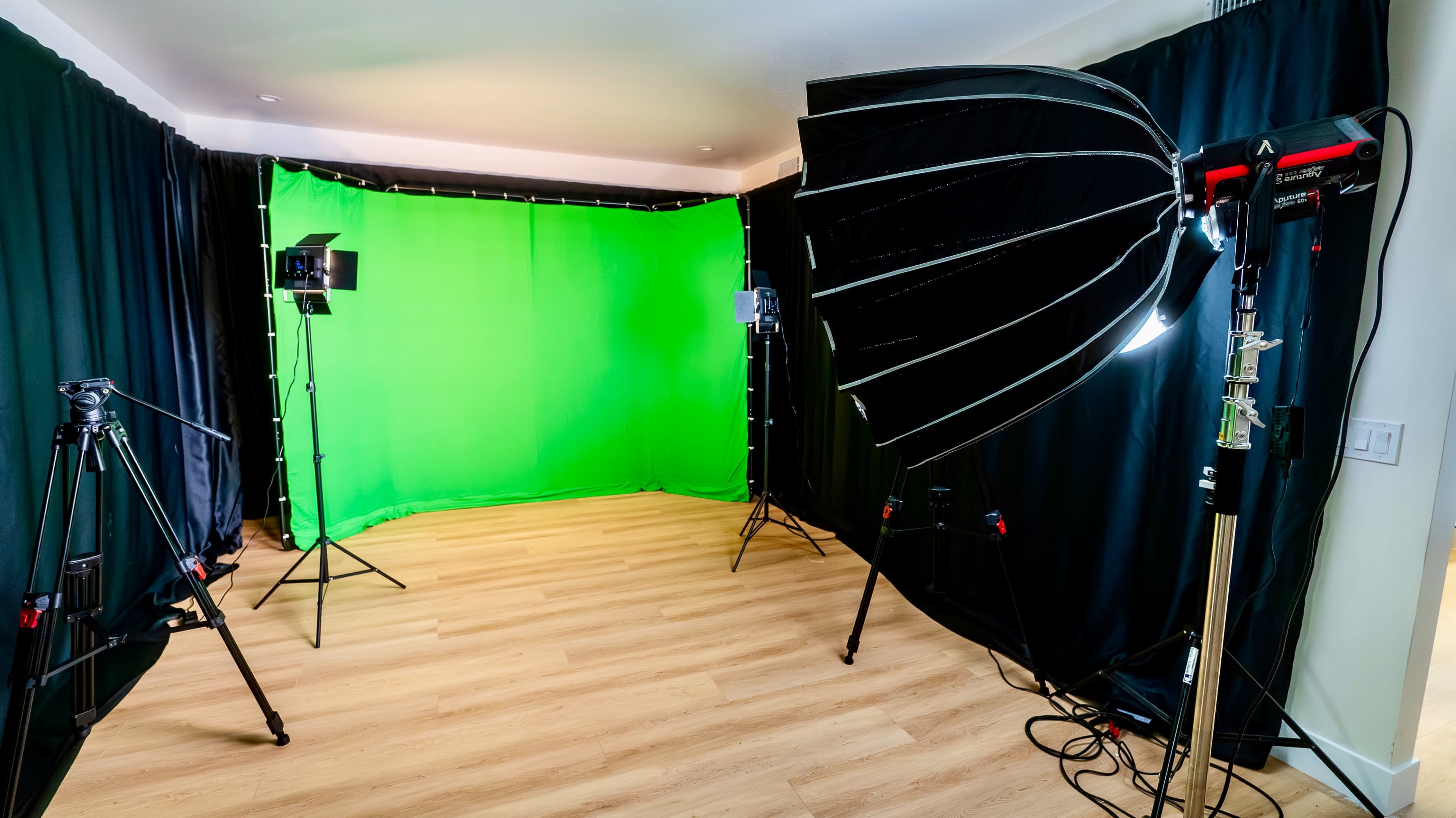 Versatile Green Screen Studio For Film, Video, and Photo Shoots Image in Woodland Hills, Woodland Hills, CA