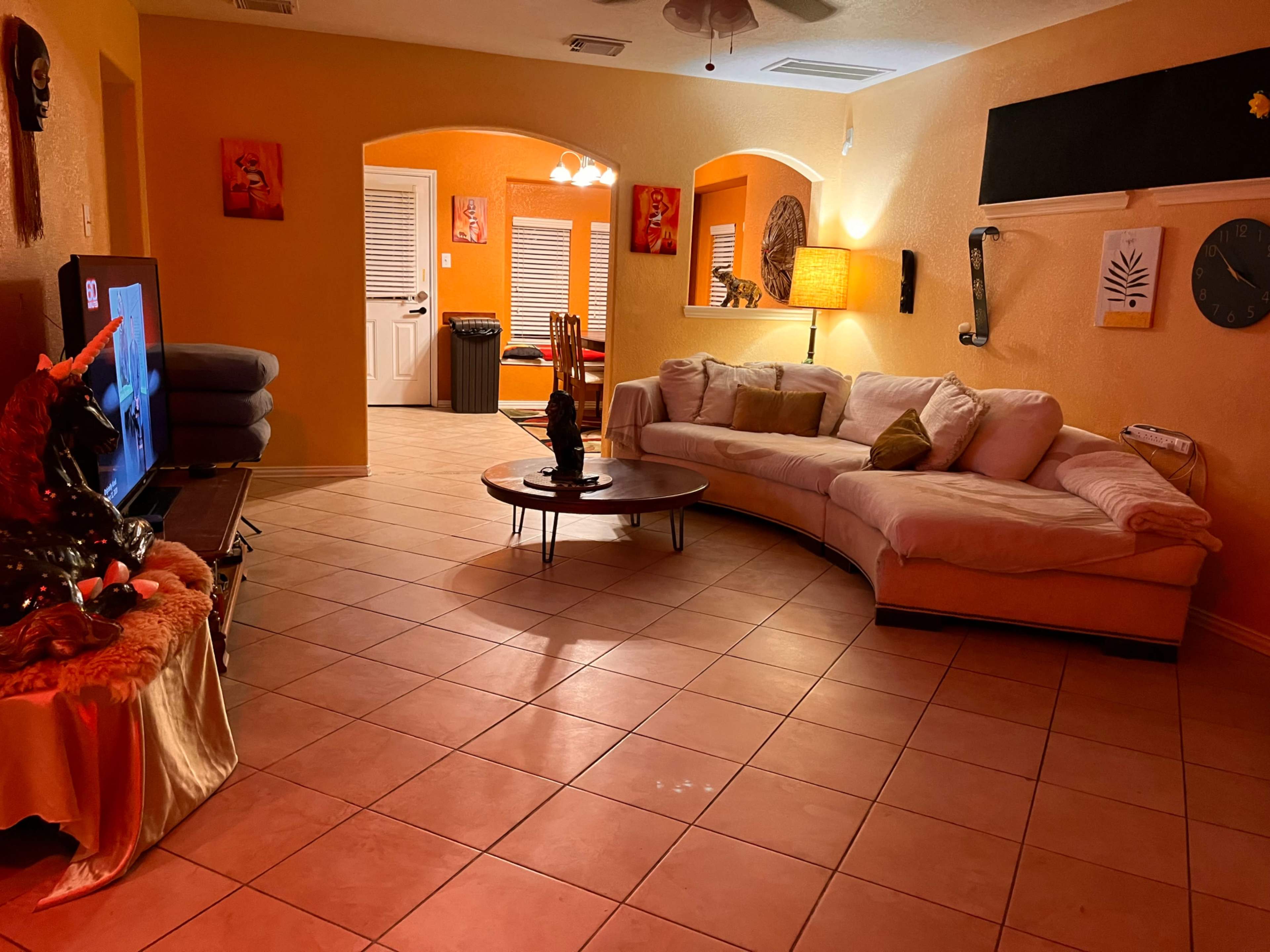 KendajaUSA: an African themed 4 BR guesthouse. Image in Central Southwest, Houston, TX