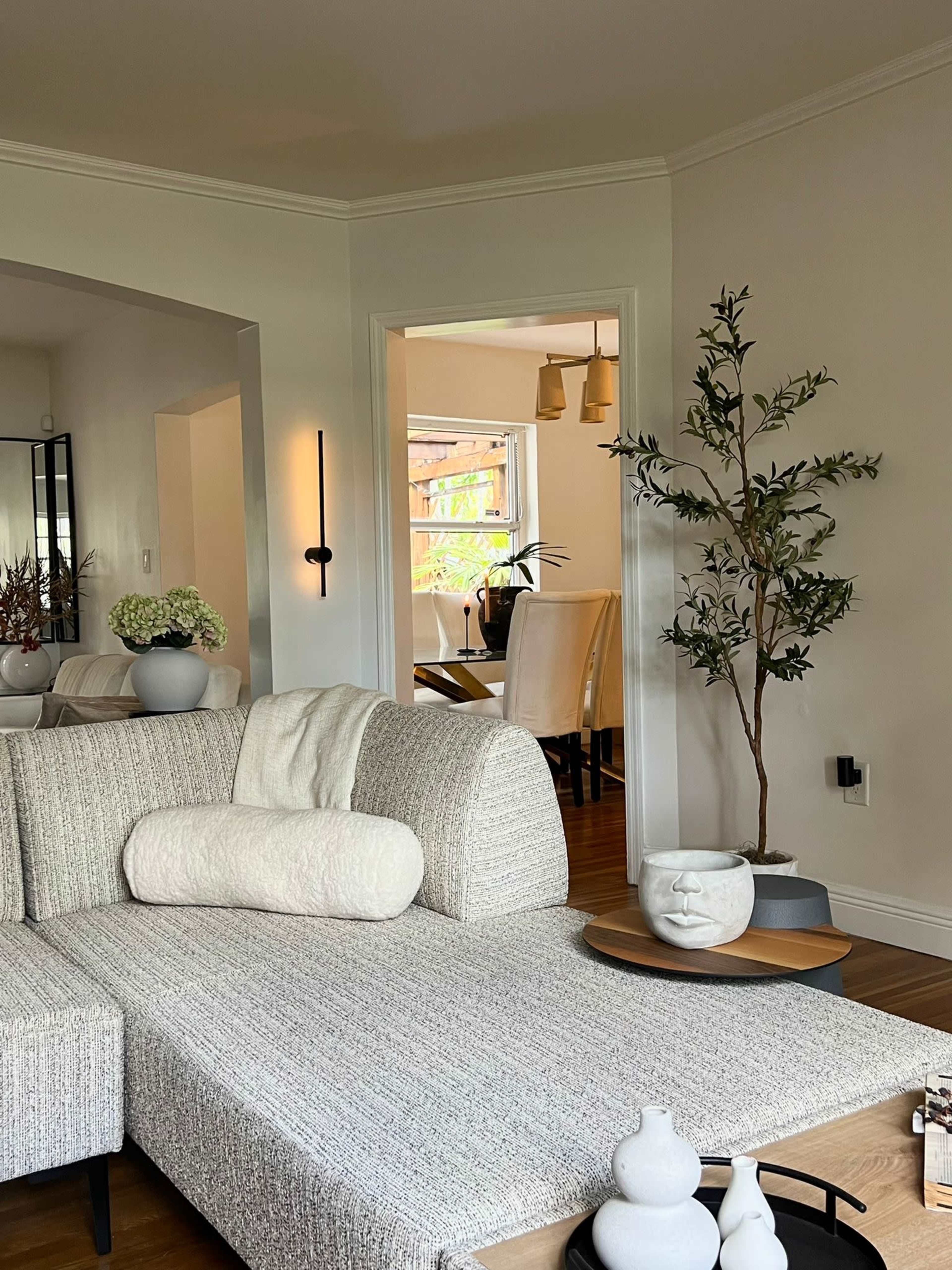 Cozy, Modern, Bright and Versatile Palm Tree House Image in Miami Springs, Miami Springs, FL