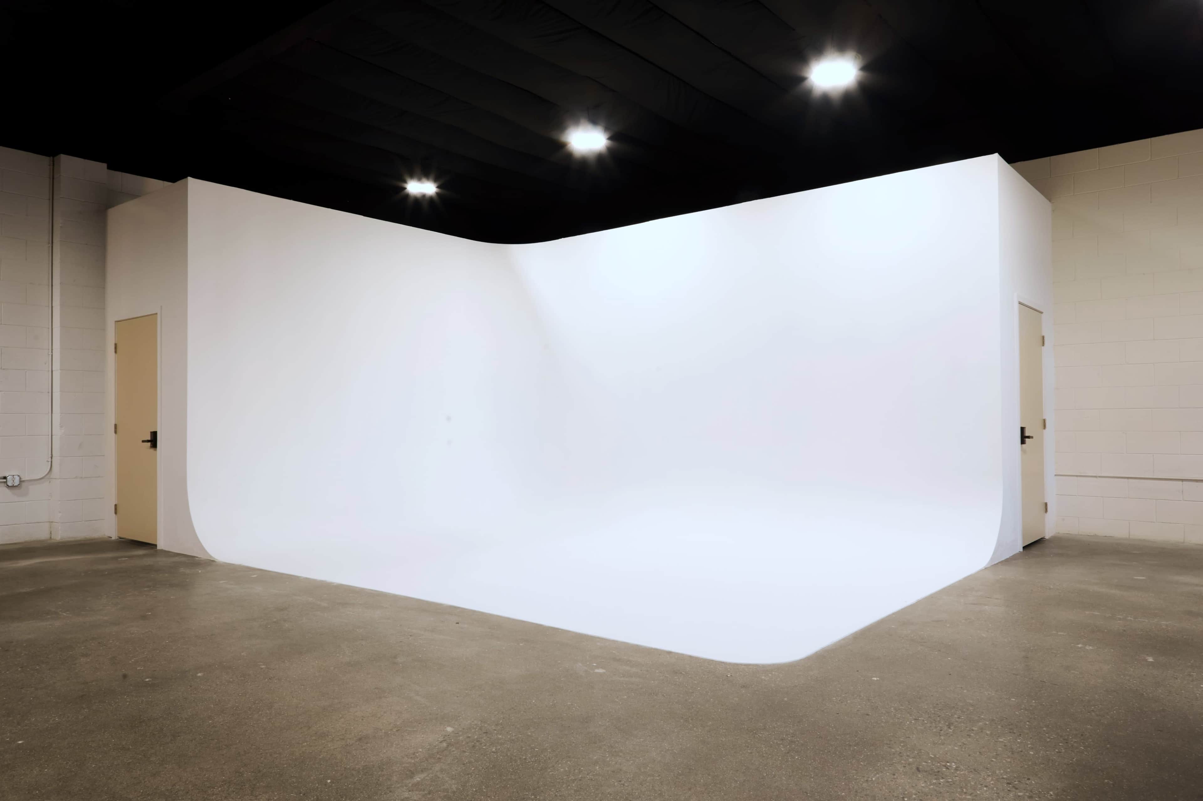 Spacious Full Studio for Photography and Videography w/ Cyc Wall Image in Santa Fe Springs, Santa Fe Springs, CA