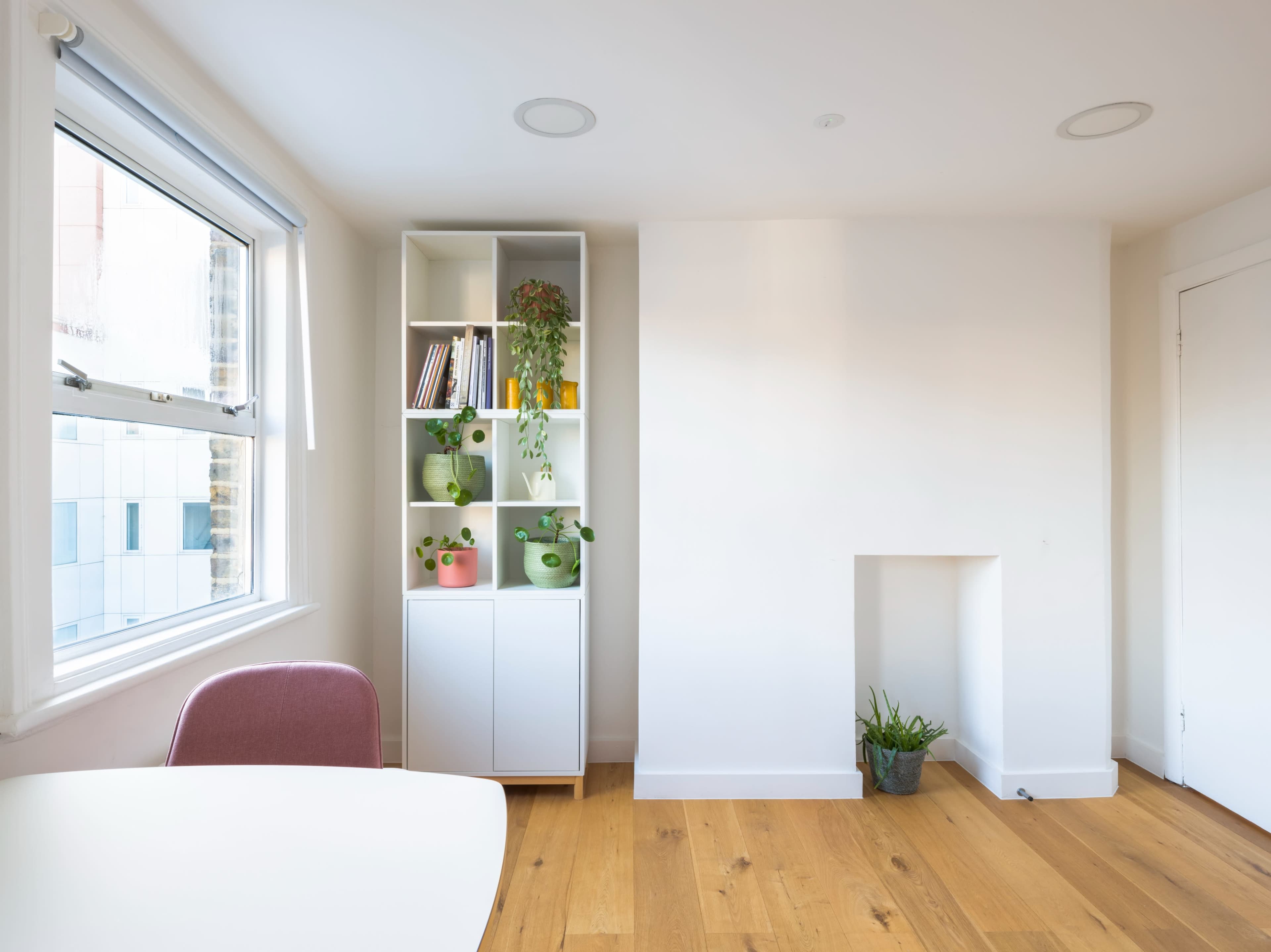 Large, Bright Gallery & Meeting Space Image in Holborn, London, ENG