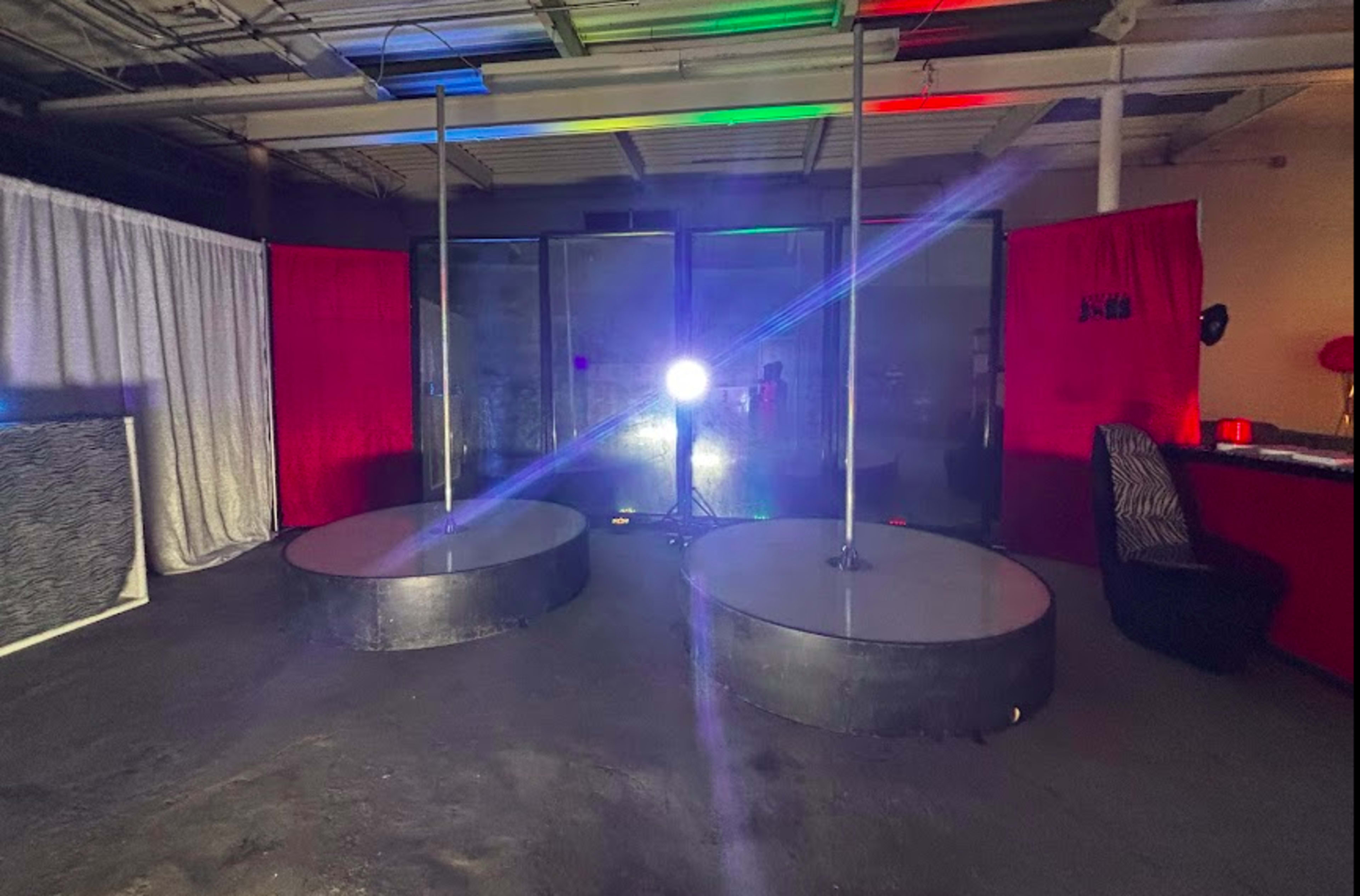 Production Warehouse Flex Space Image in Bankhead/Bolton, Atlanta, GA