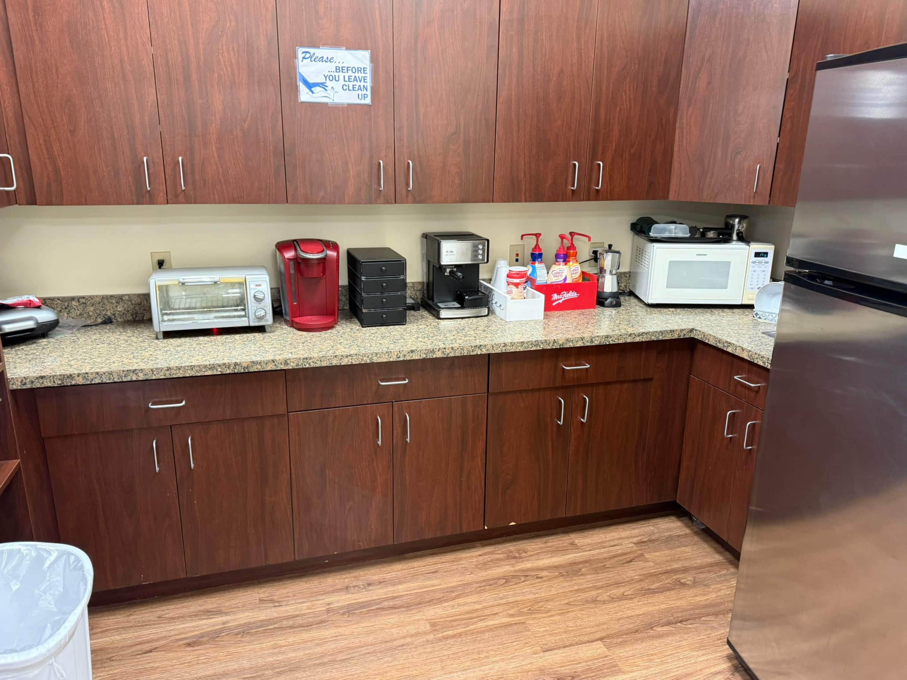 Modern Office Space with Desks & Cubicles in Coral Springs Image in Coral Springs, Coral Springs, FL