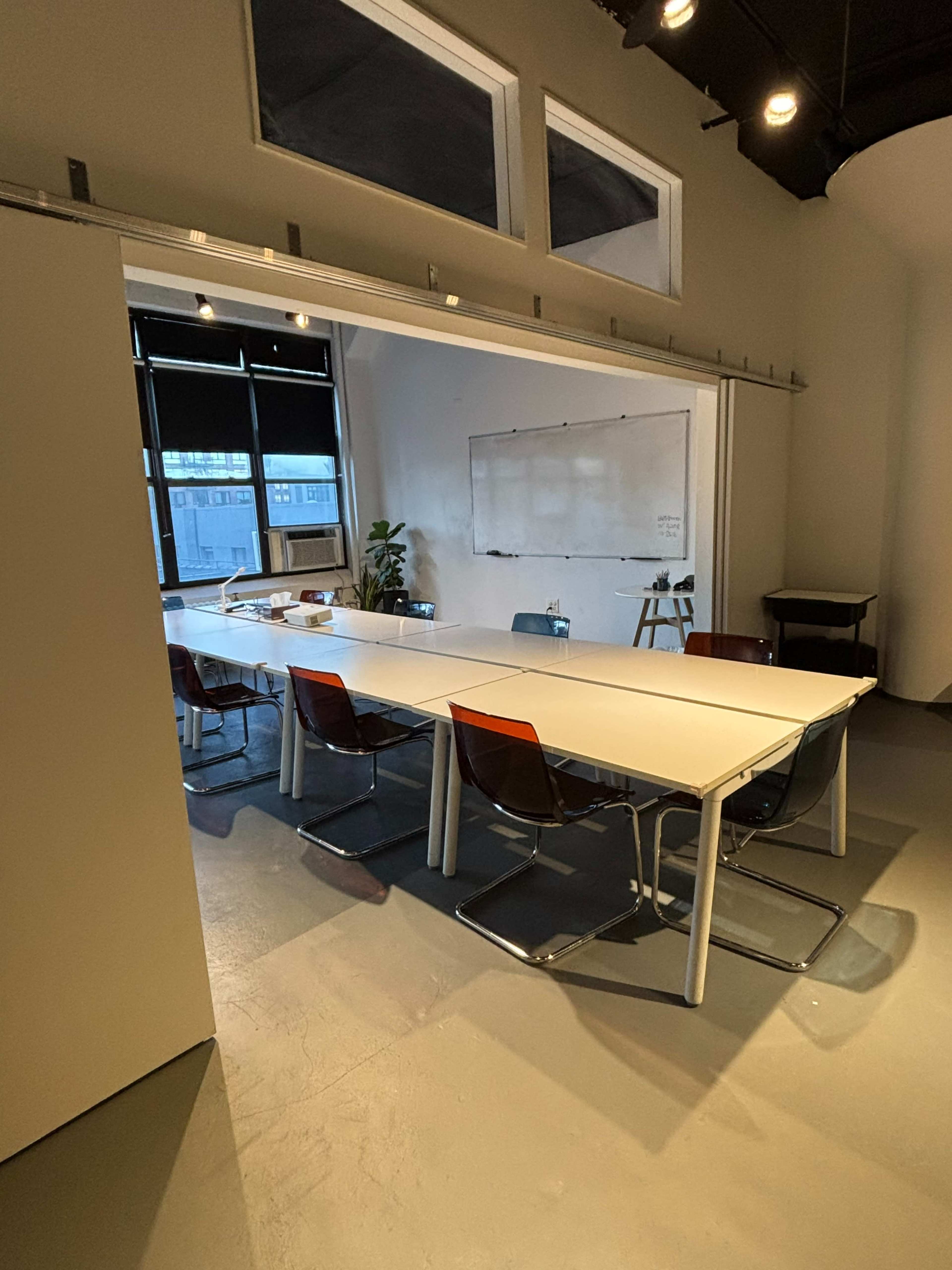 Studio, high ceilings, modern, industrial, spacious, center of Long Island City Image in Long Island City, Long island city, NY