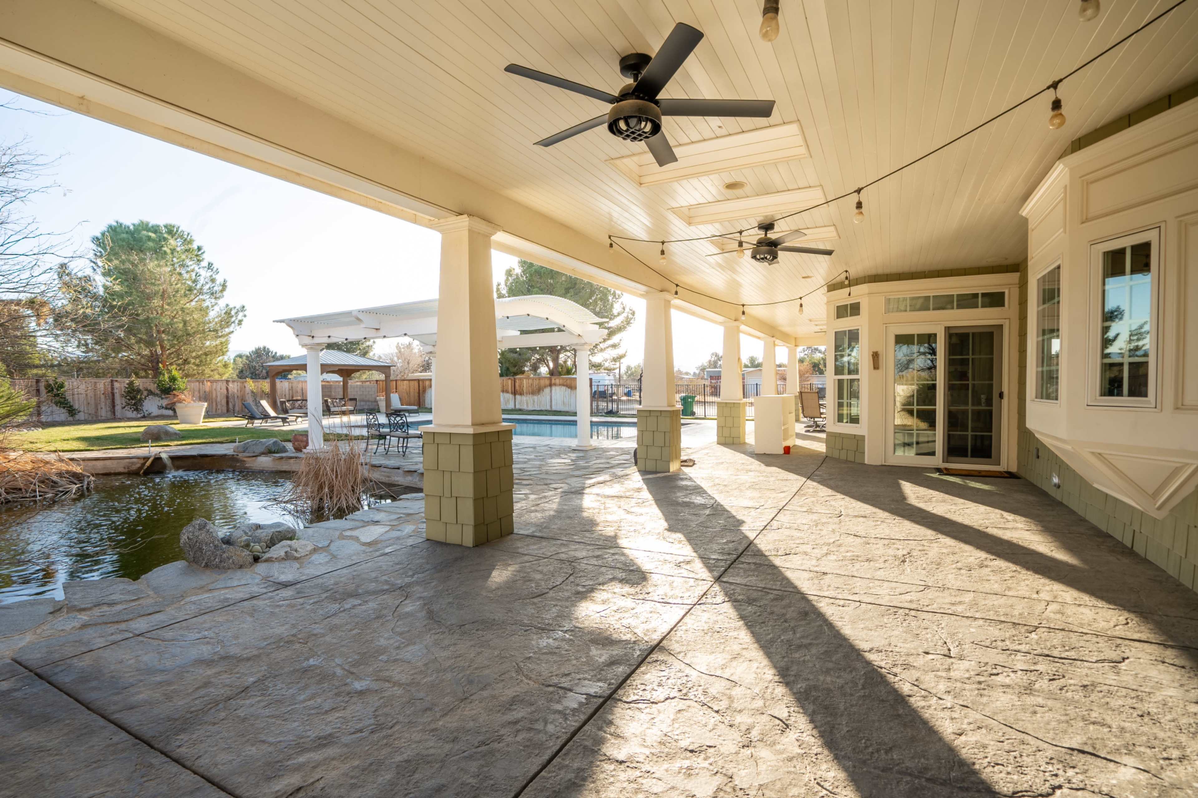 Large Pool and backyard Image in Lancaster, lancaster, CA