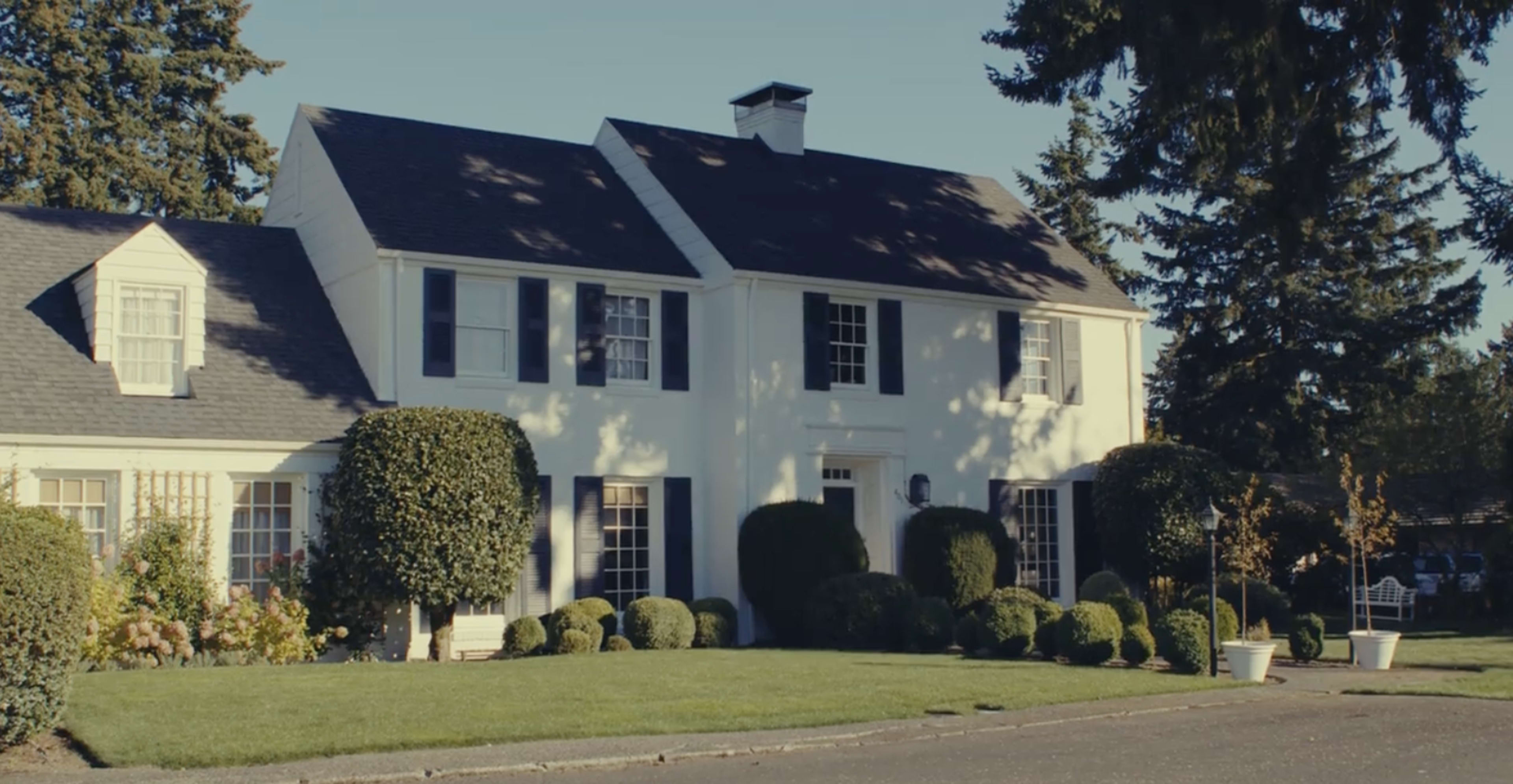 White Brick Colonial House with Spacious Backyard and Vintage Interiors Image in Edgewood Park, Vancouver, WA