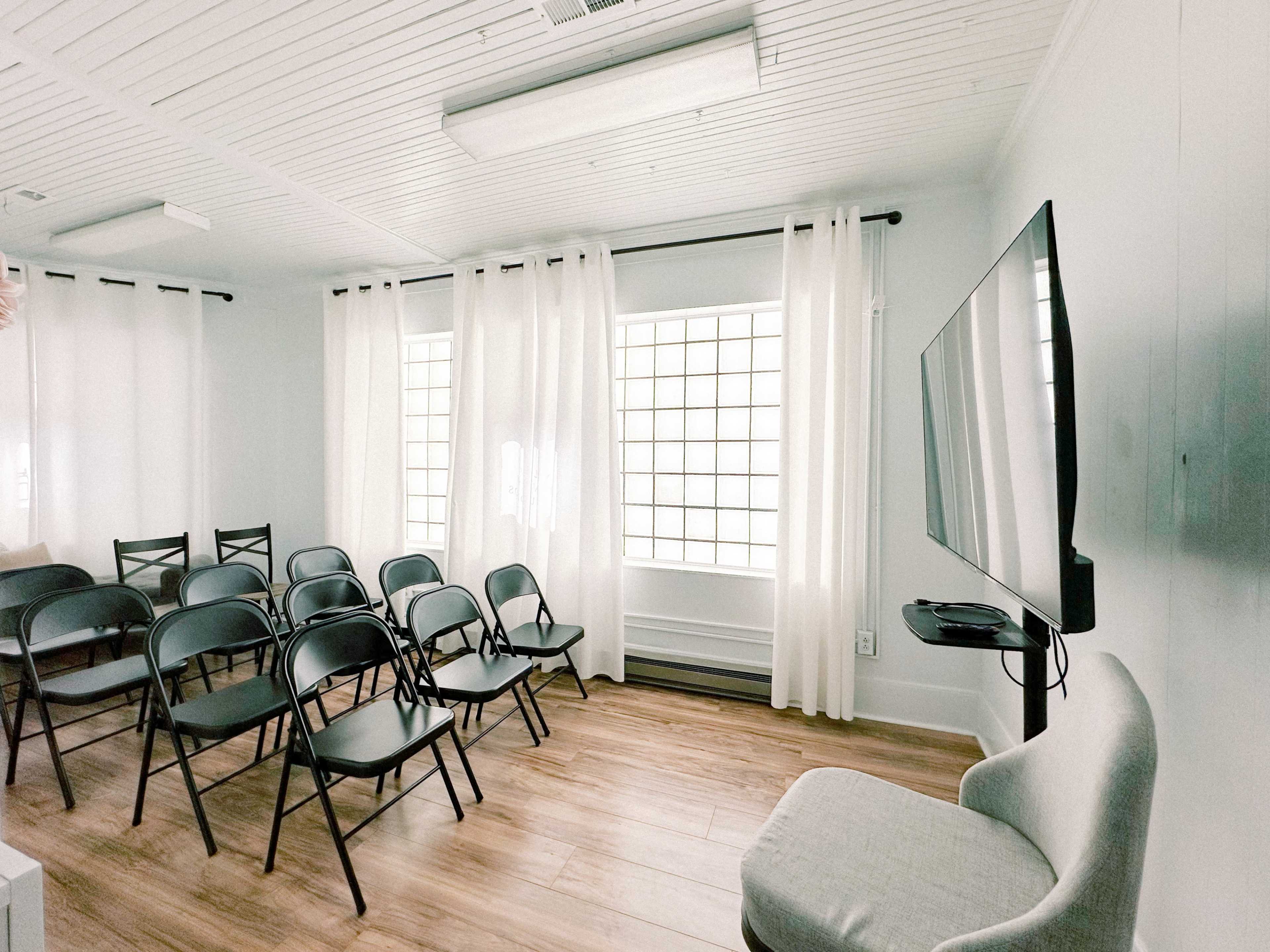 Quaint Downtown Studio Loft (Meetings / Classes / Art) Image in Fuquay-Varina, Fuquay Varina, NC