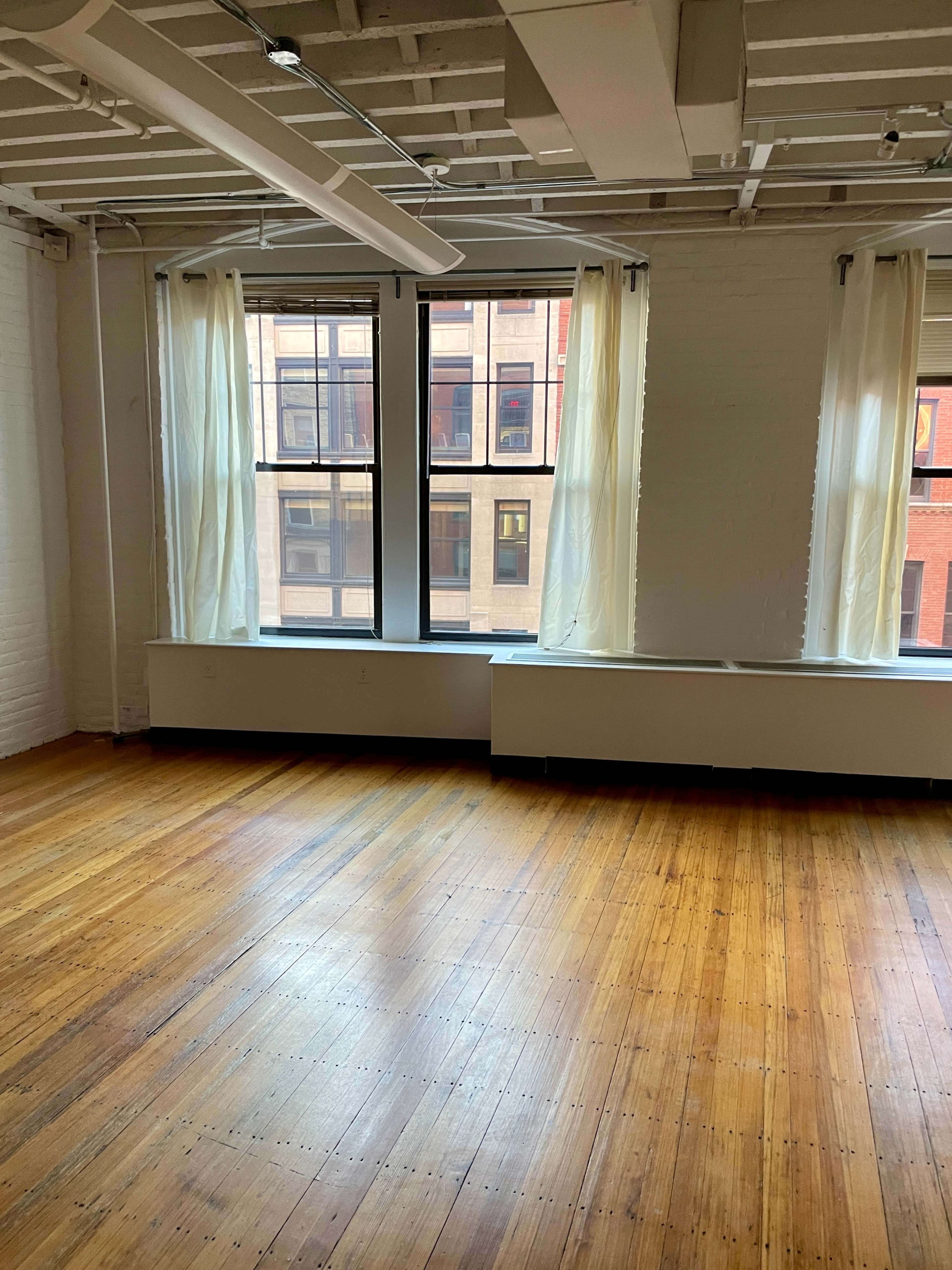 Gorgeous Bright Downtown Office Loft Perfect for Photoshoots & Workshops Right off Highway Image in Leather District, Boston, MA