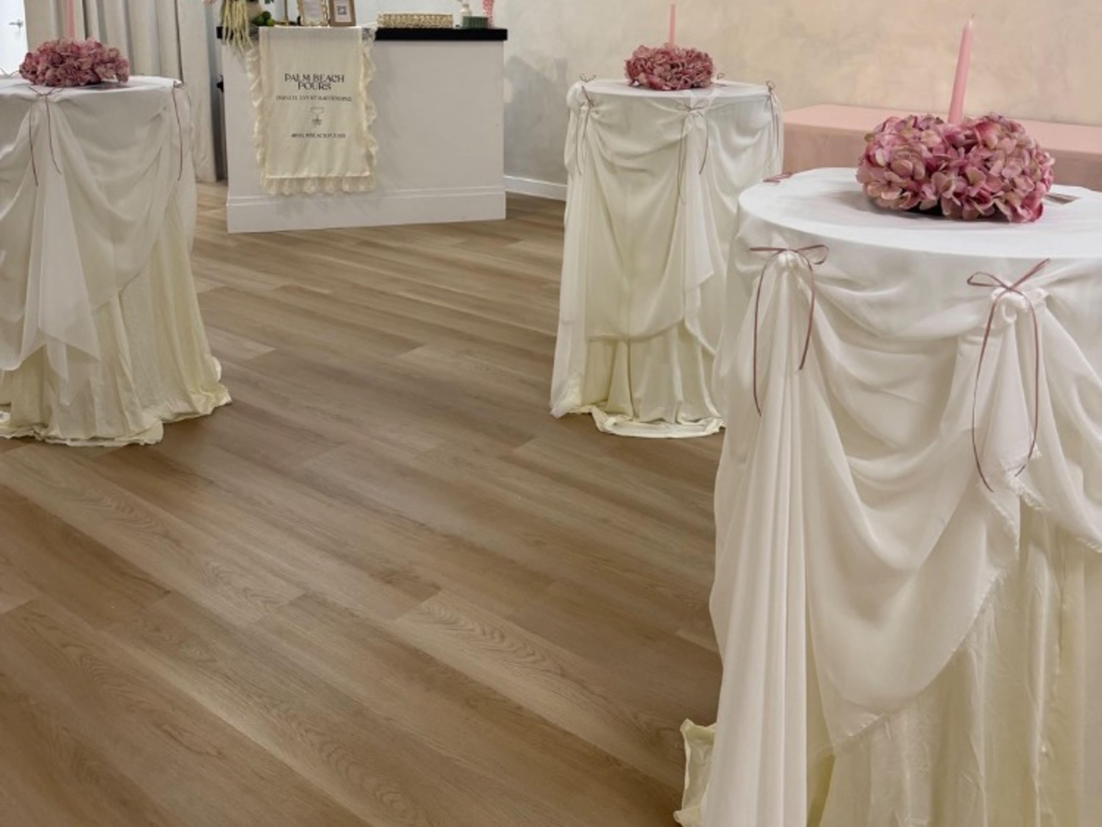 Cocktail tables 22” diameter 