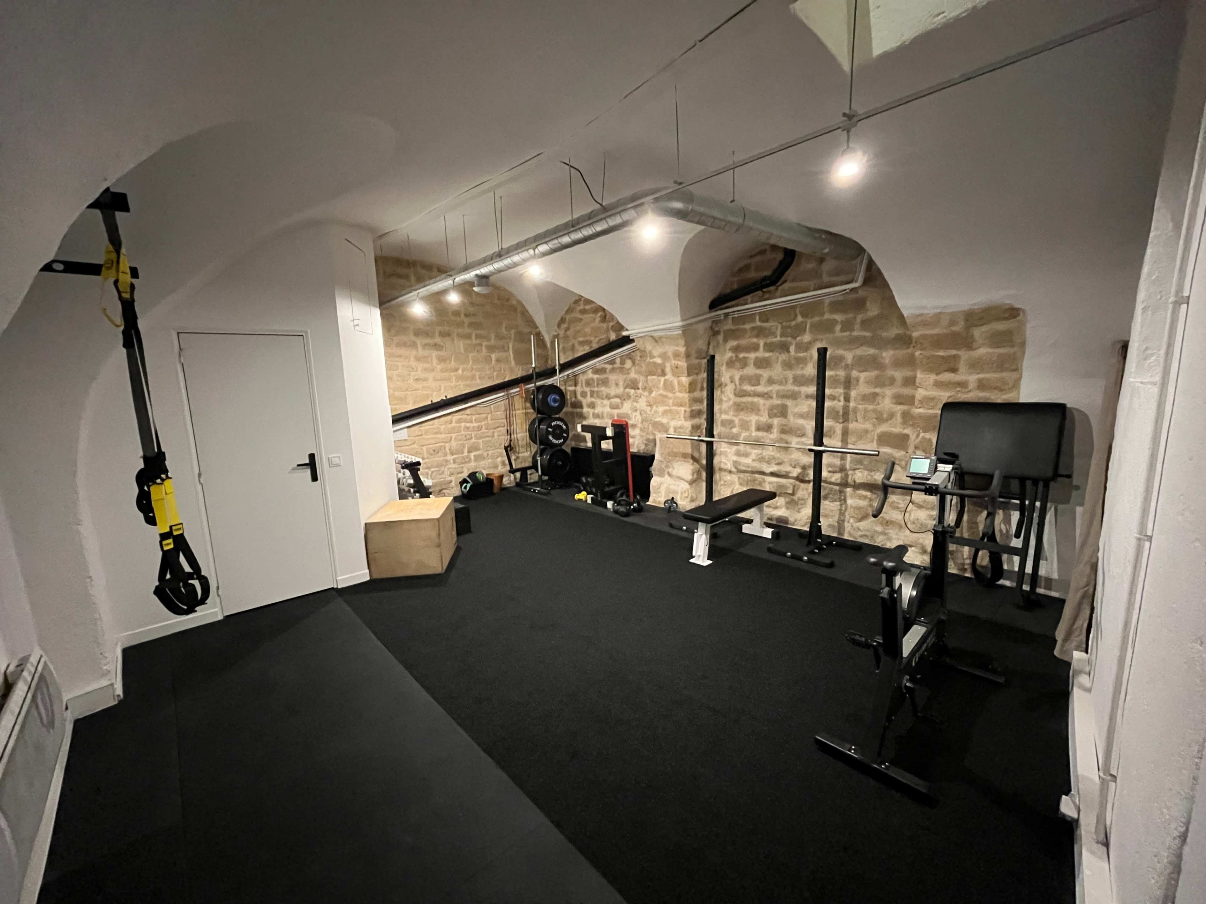 Salle de sport avec accueil café dans le quartier du Sentier Image dans Sentier, Paris, 