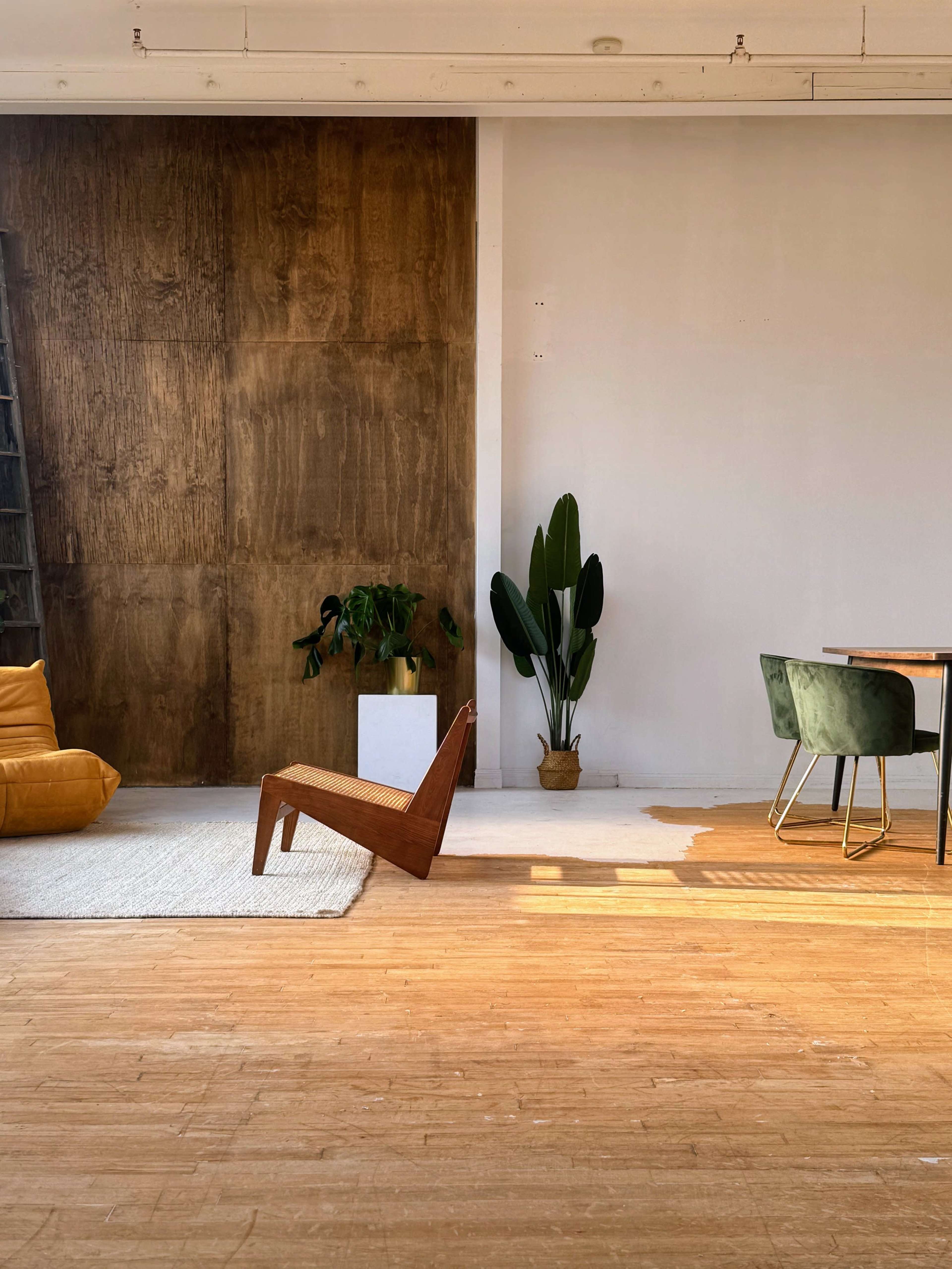 Glorious Natural Light Downtown Industrial Loft Image in Niagara, Toronto, ON