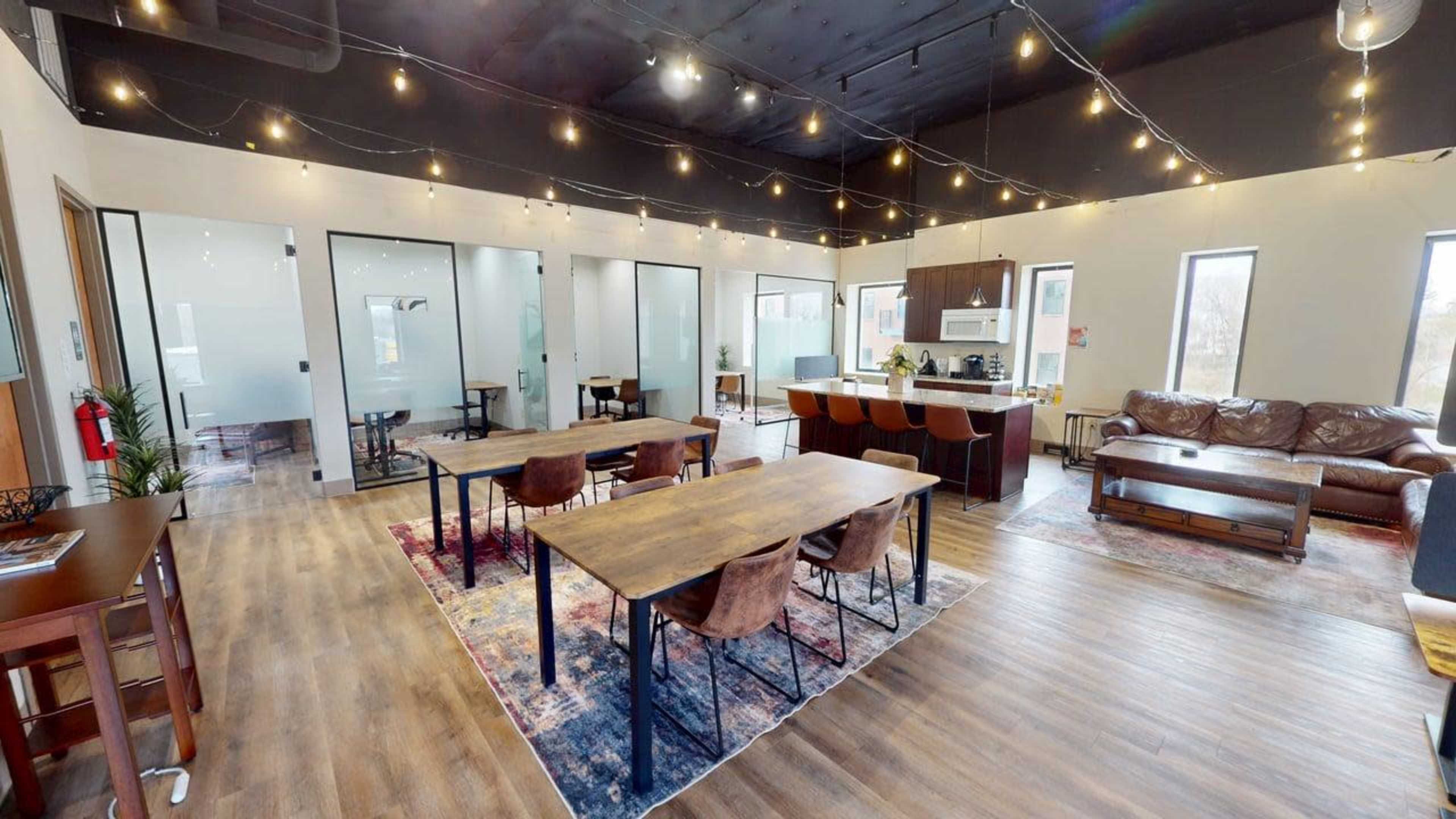 Full Office Suite: Private Offices & Meeting Rooms Image in Murfreesboro, Murfreesboro, TN