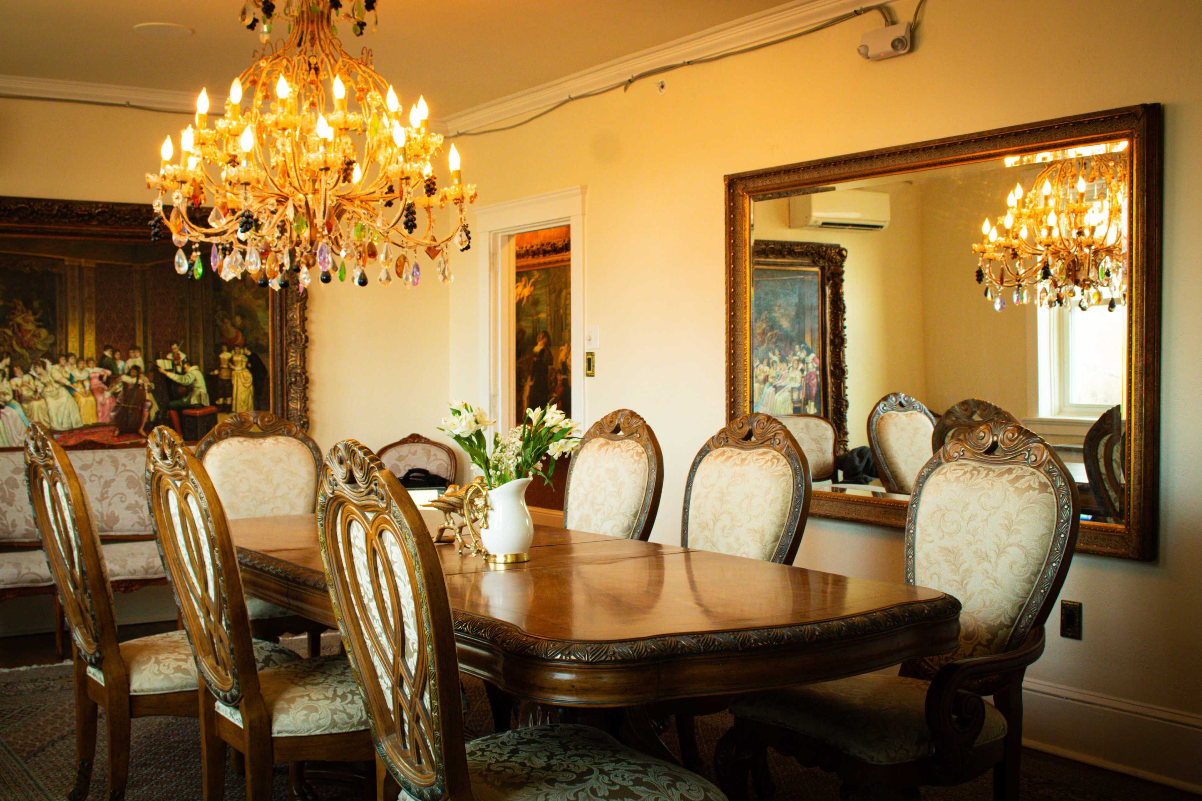 Chateau Connellsville- Boutique Hotel Image in Connellsville, Connellsville, PA