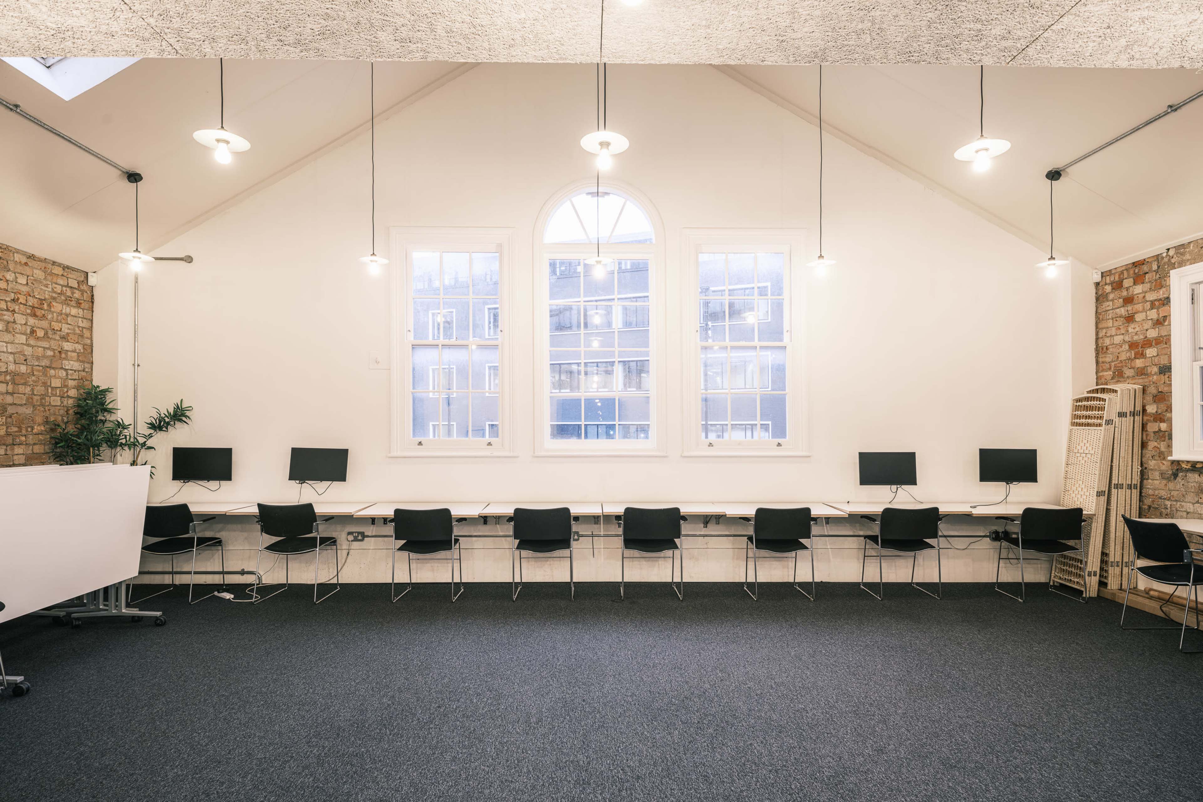 Light and Modern Space in Central London Image in London, London, ENG