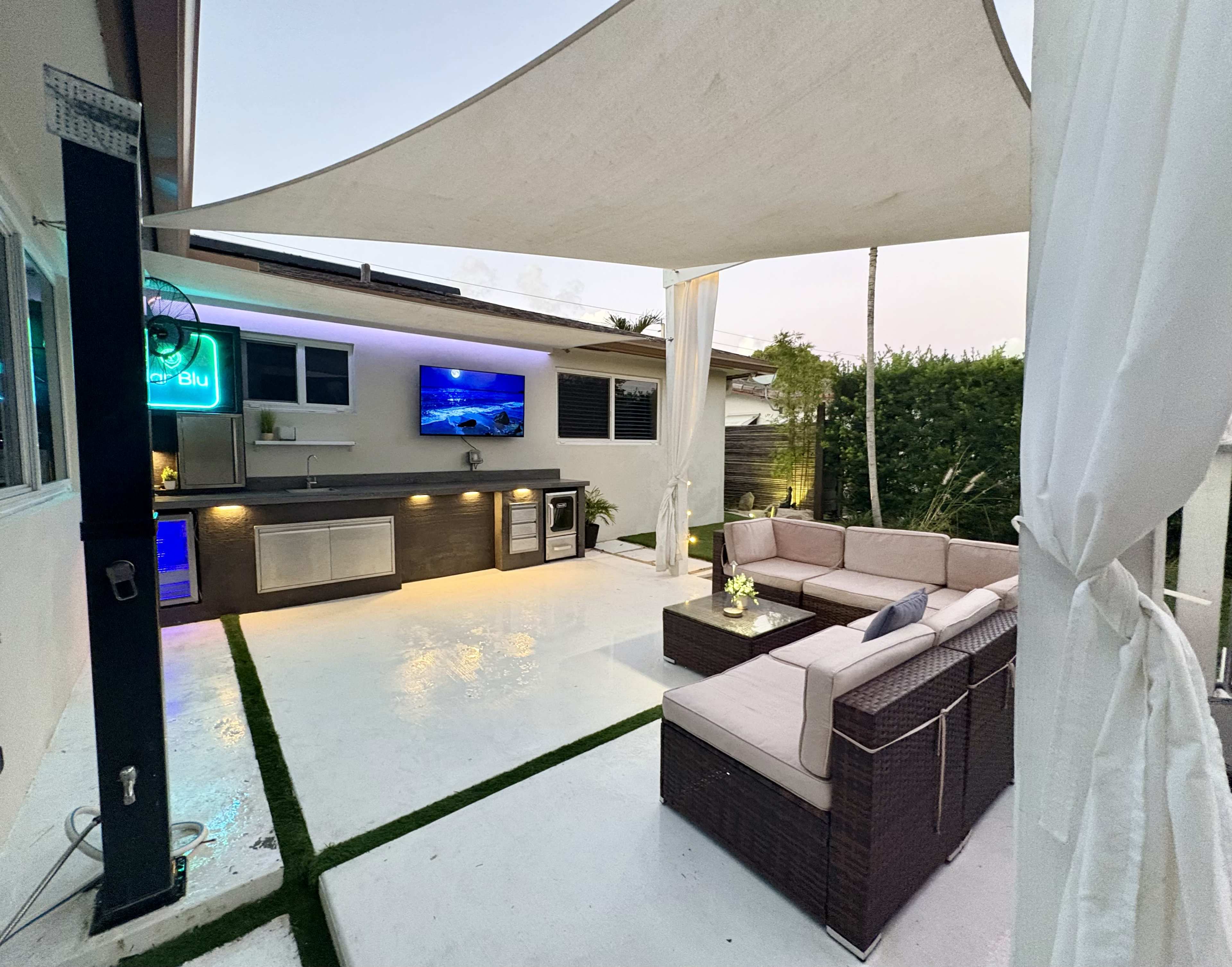Private Outdoor Oasis with Spa, Stage & Party Yard Image in Hollywood Hills, Hollywood, FL