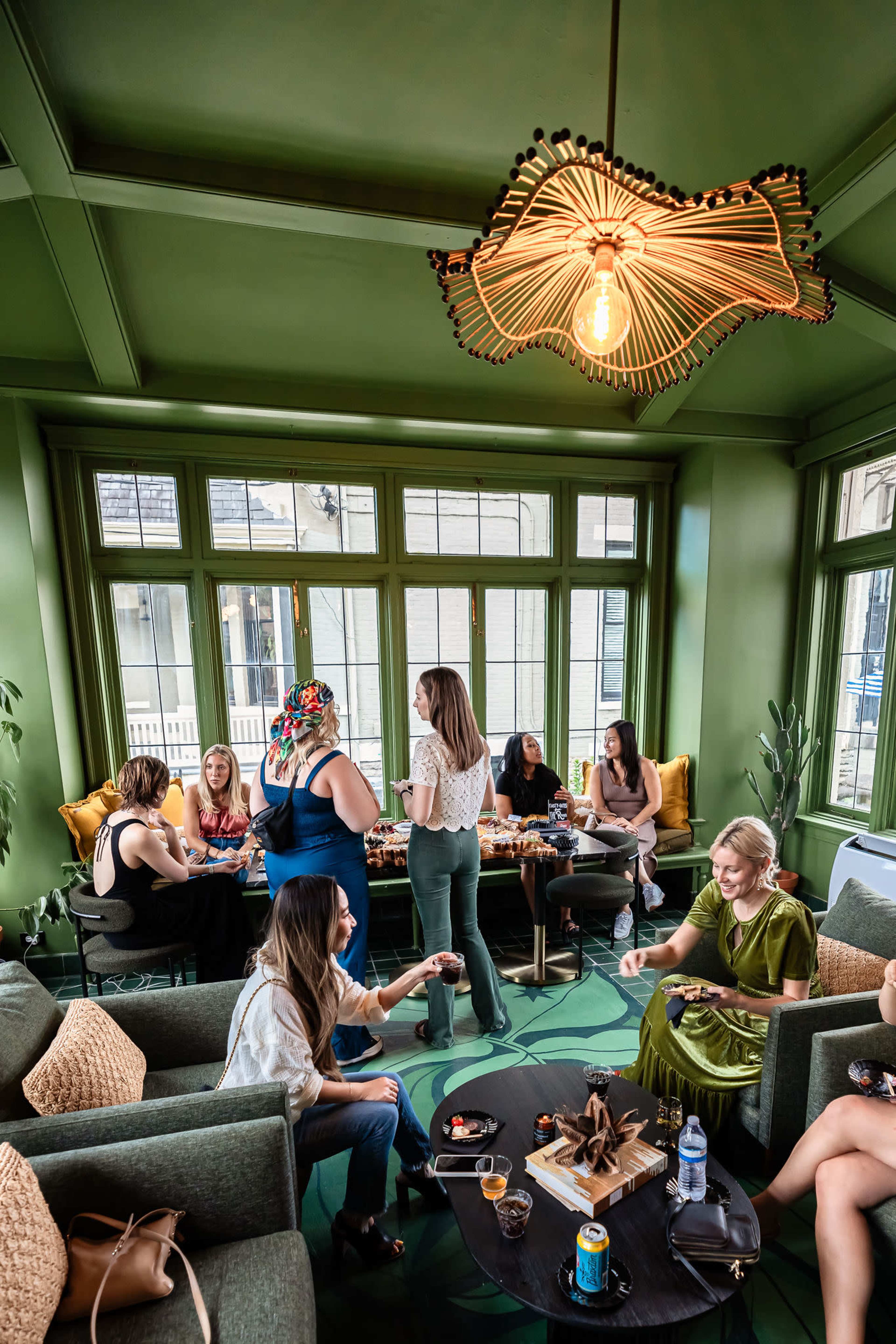 Historic Large Space with Solarium Image in Licking Riverside, Covington, KY