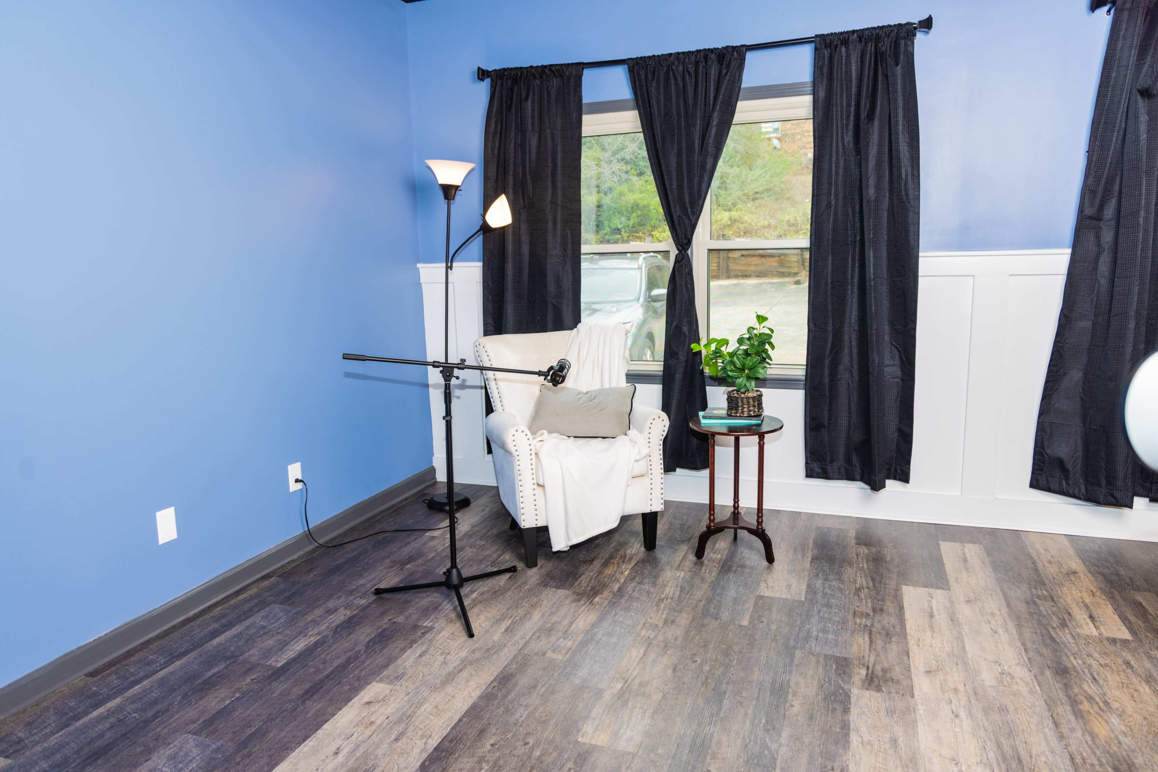 Mid City studio with lots of versatility Image in Huntsville, Huntsville, AL