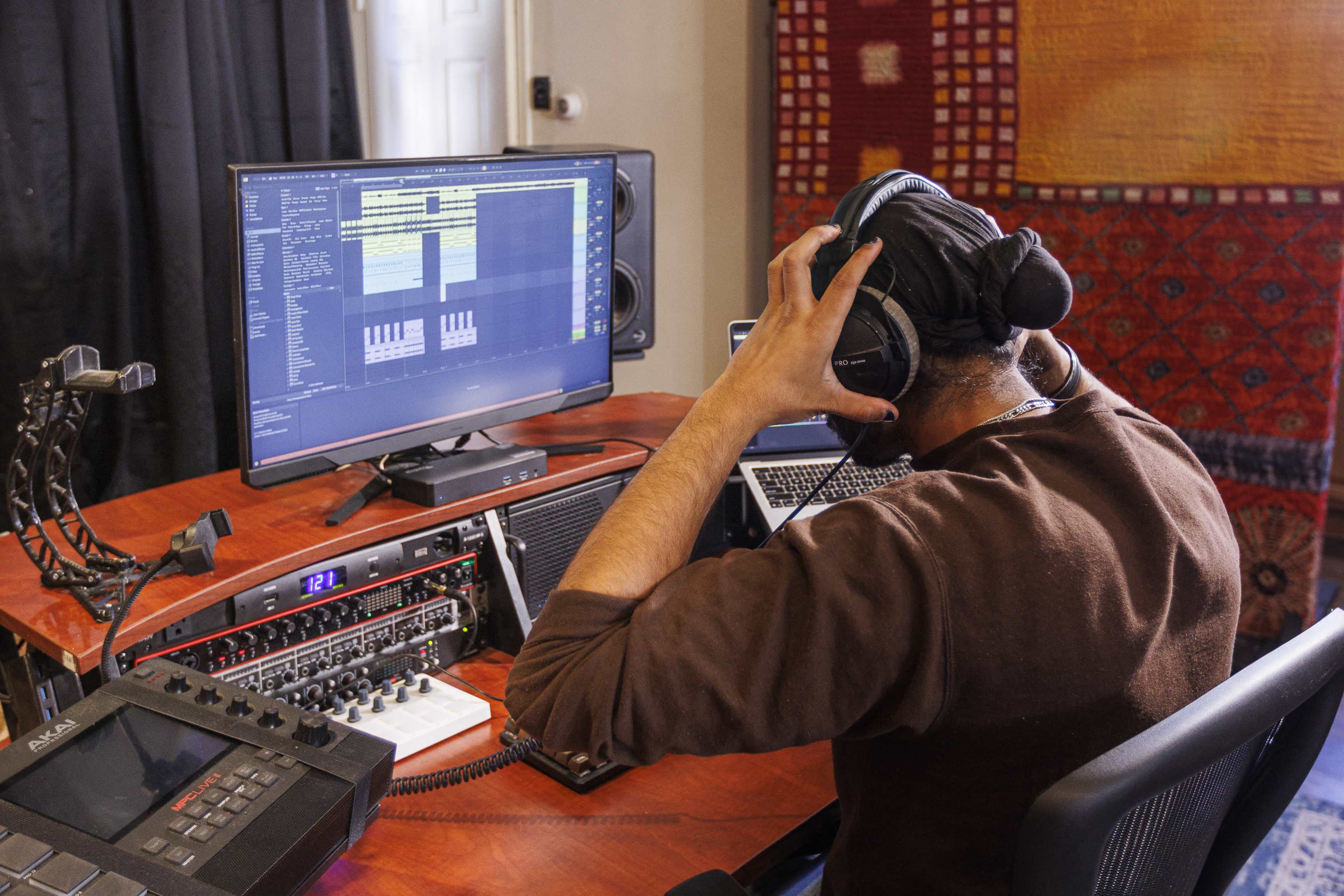 Lakeview Sound-Treated Recording Studio Image in Lake View, Chicago, IL