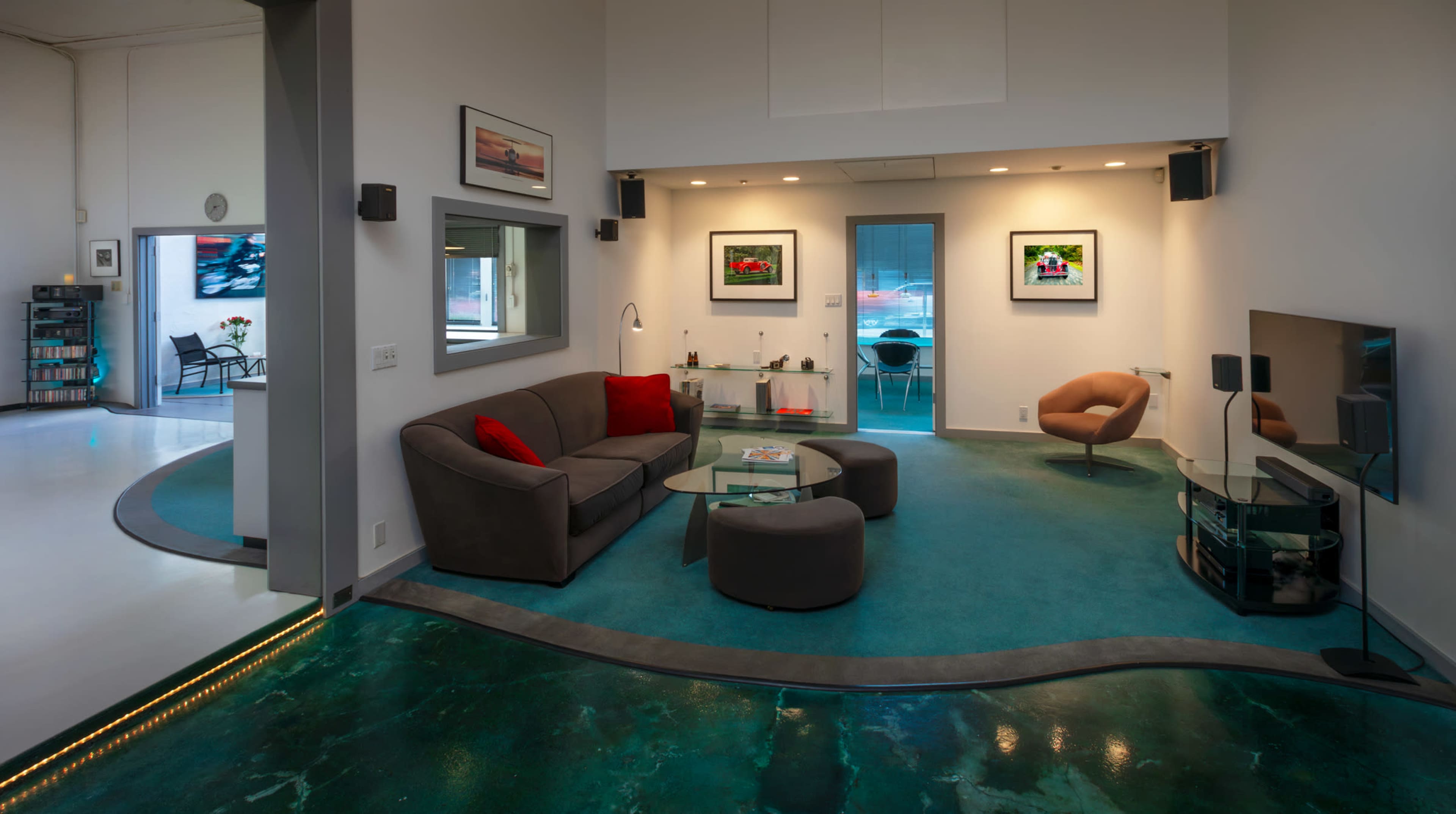 STUDIO 621 - SEATTLE’S PREMIER PHOTO STUDIO ENVIRONMENT FOR PHOTOGRAPHING PRODUCTS & PEOPLE Image in West Queen Anne, Seattle, WA