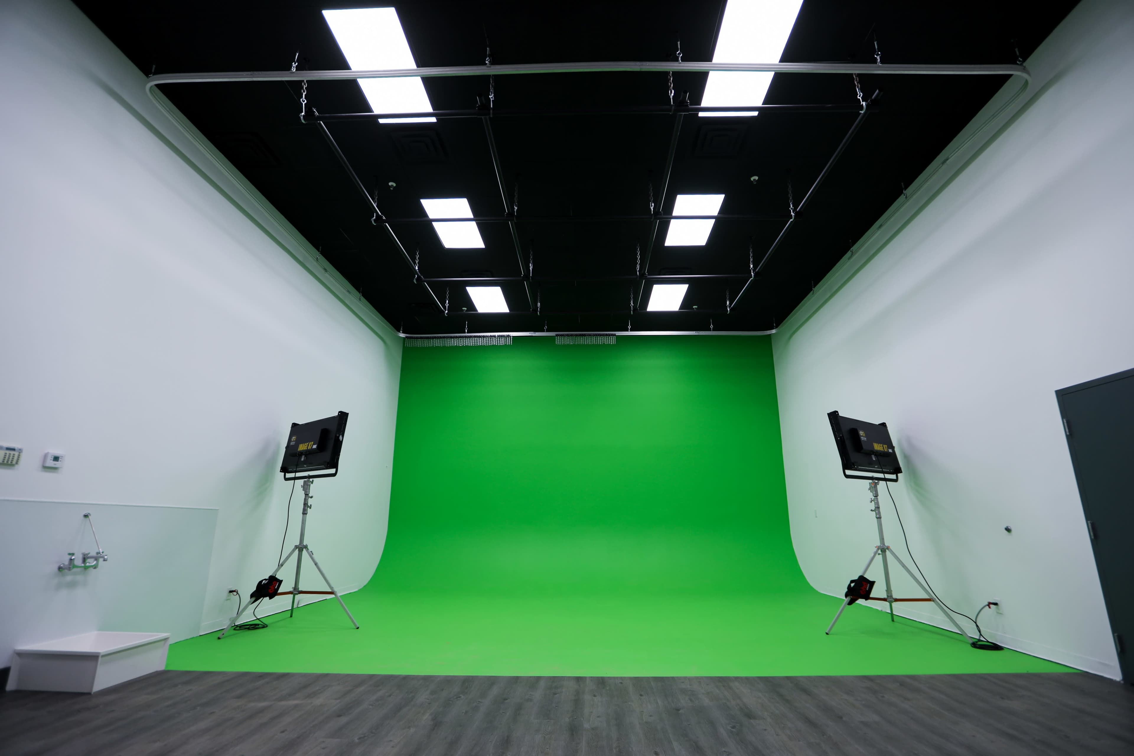 Green Screen Studio Space at Louisville Studio Image in Jeffersontown, 10005 Bunsen Way, KY