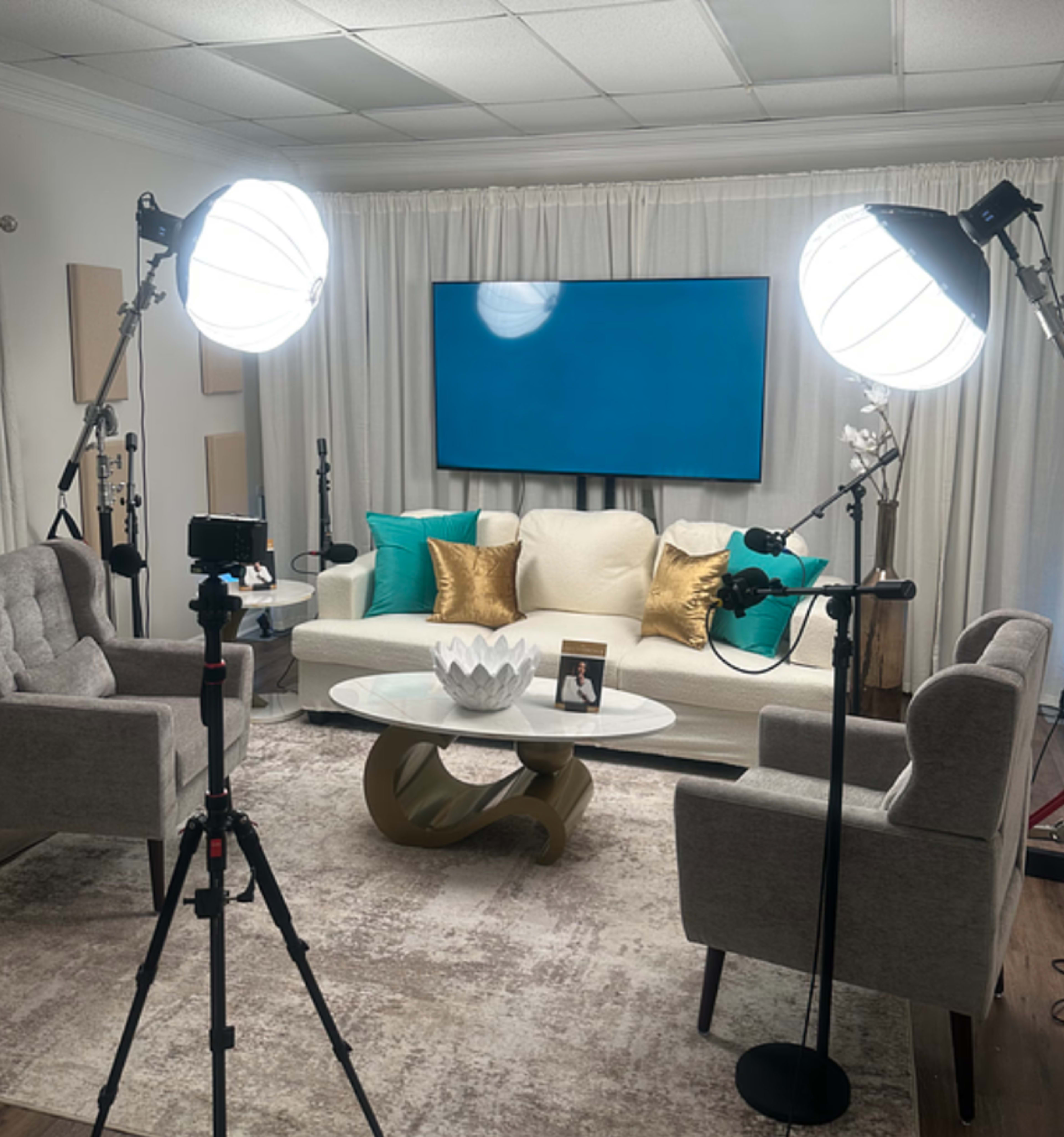 Turn Key podcast studio for creators and entrepreneurs Image in Lobdell/Woodale, Baton Rouge, LA