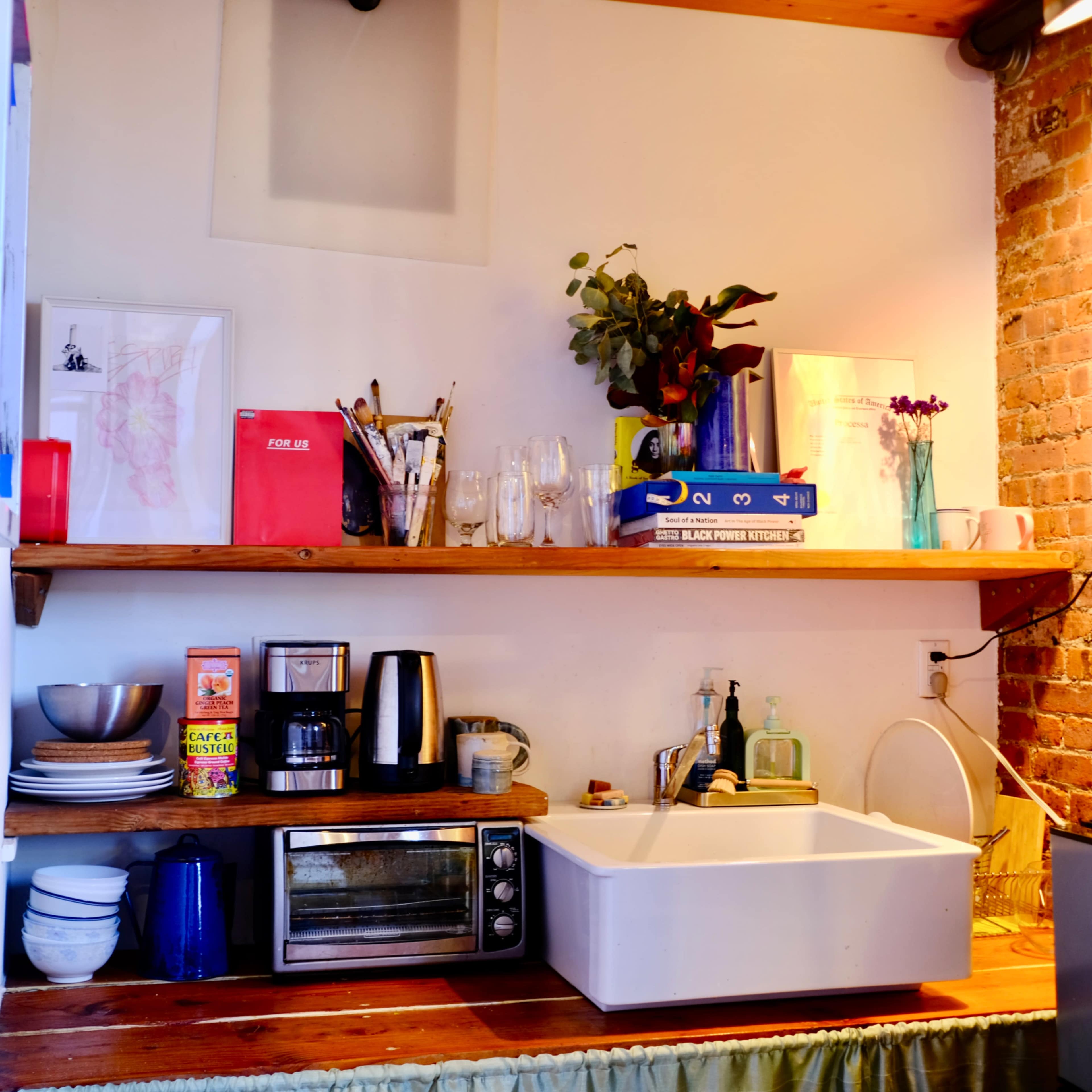 Artsy Studio Space Perfect for Photoshoots and Meetings Image in Ridgewood, Ridgewood, NY